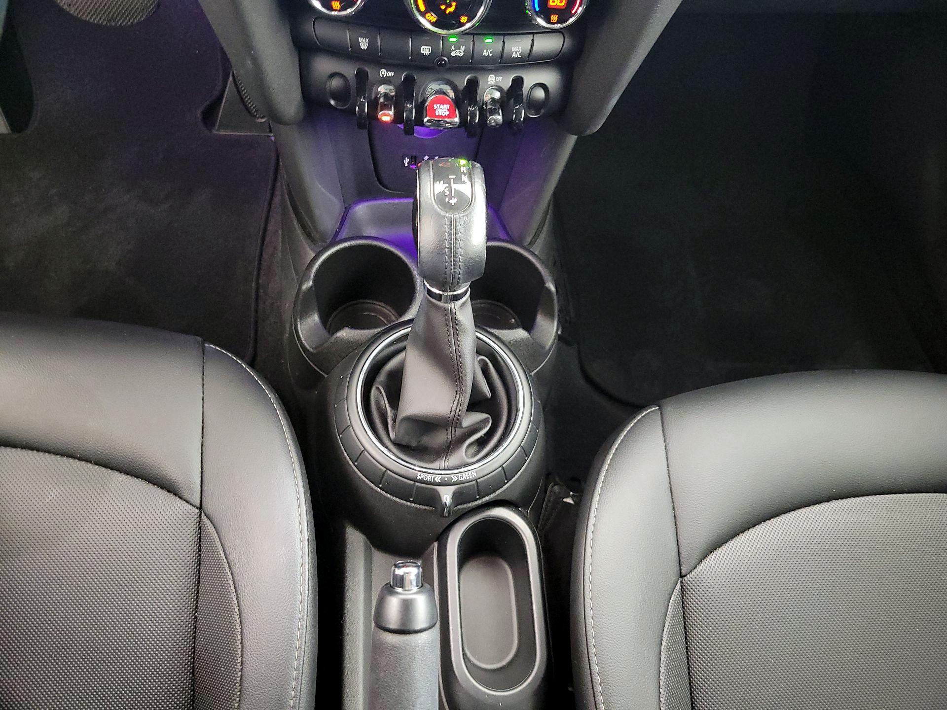 Thumbnail: 2015 MINI Cooper Hardtop - 16