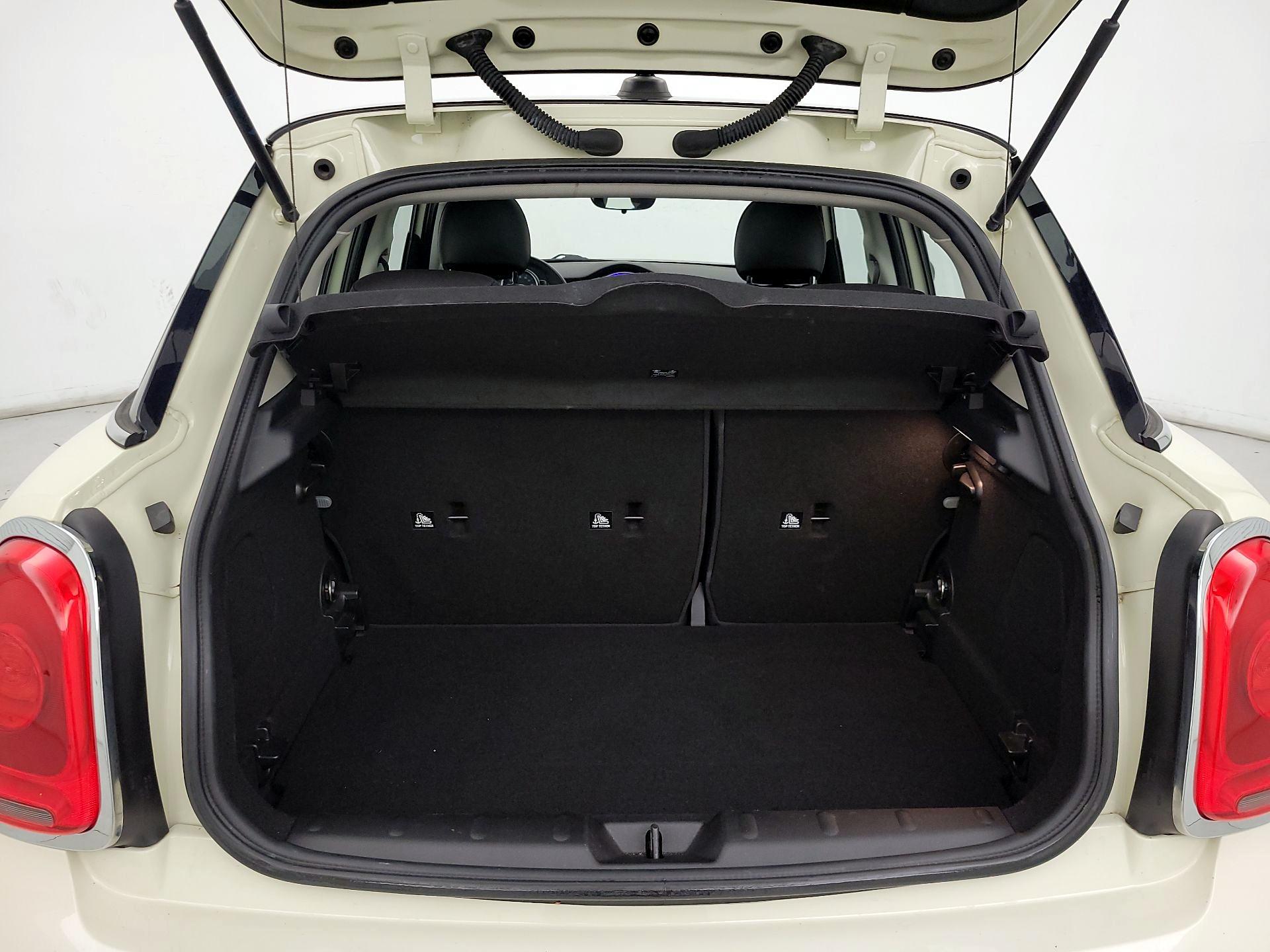 Thumbnail: 2015 MINI Cooper Hardtop - 20
