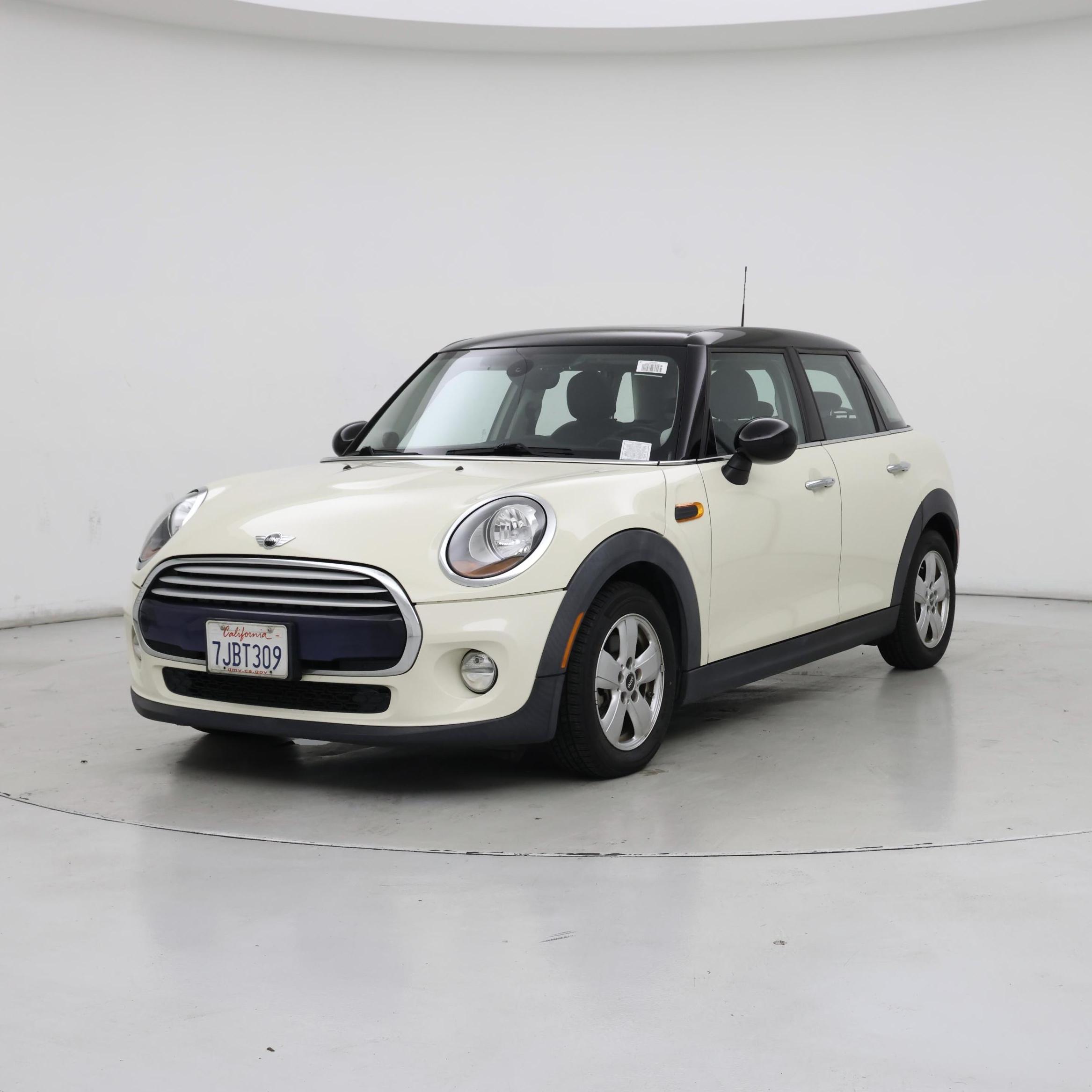 Thumbnail: 2015 MINI Cooper Hardtop - 4