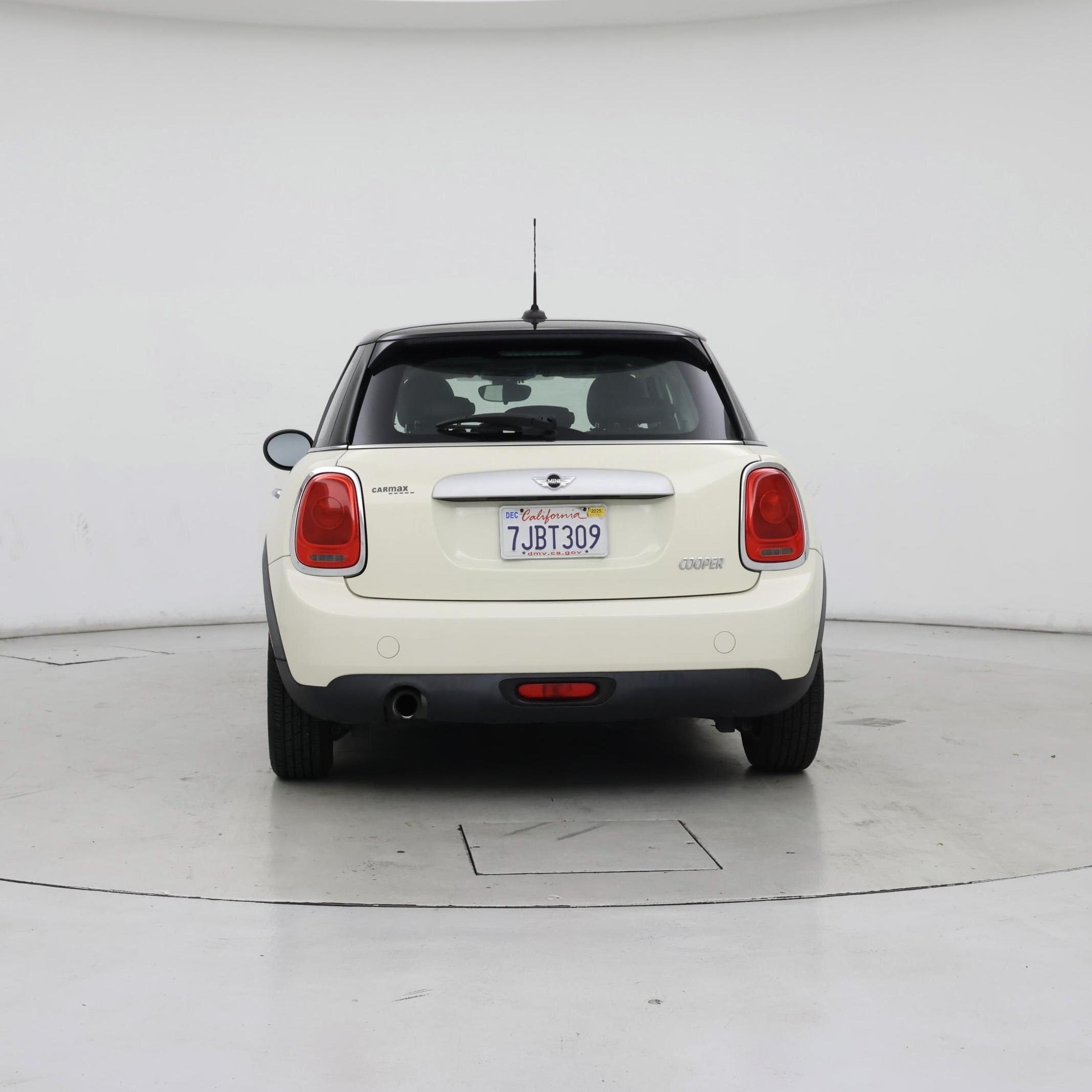 Thumbnail: 2015 MINI Cooper Hardtop - 6