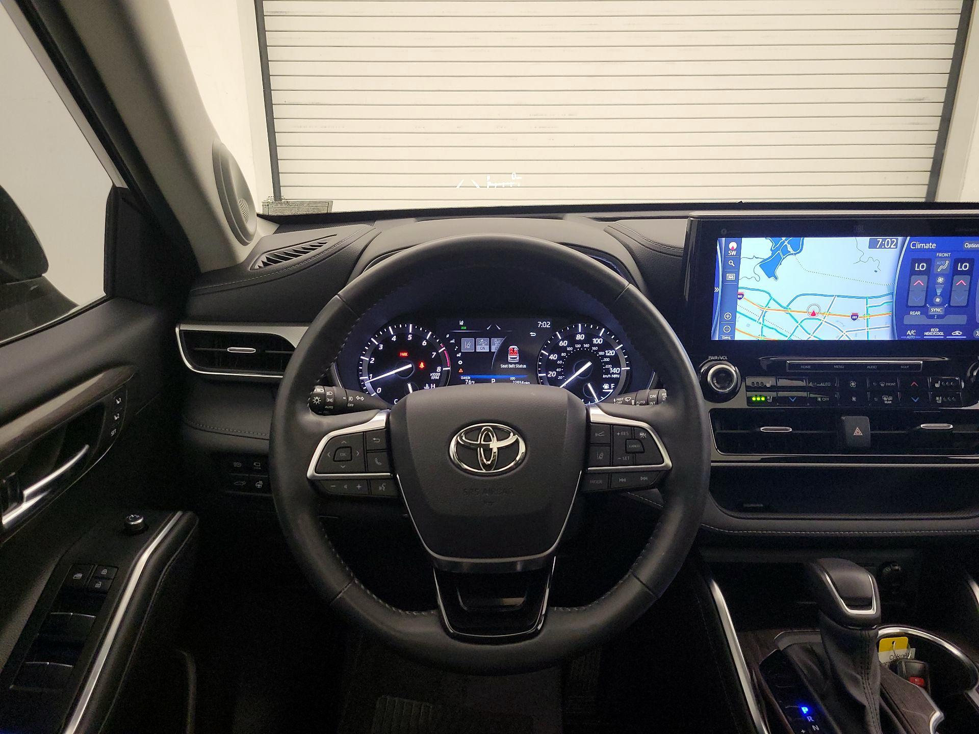 Thumbnail: 2020 Toyota Highlander - 10