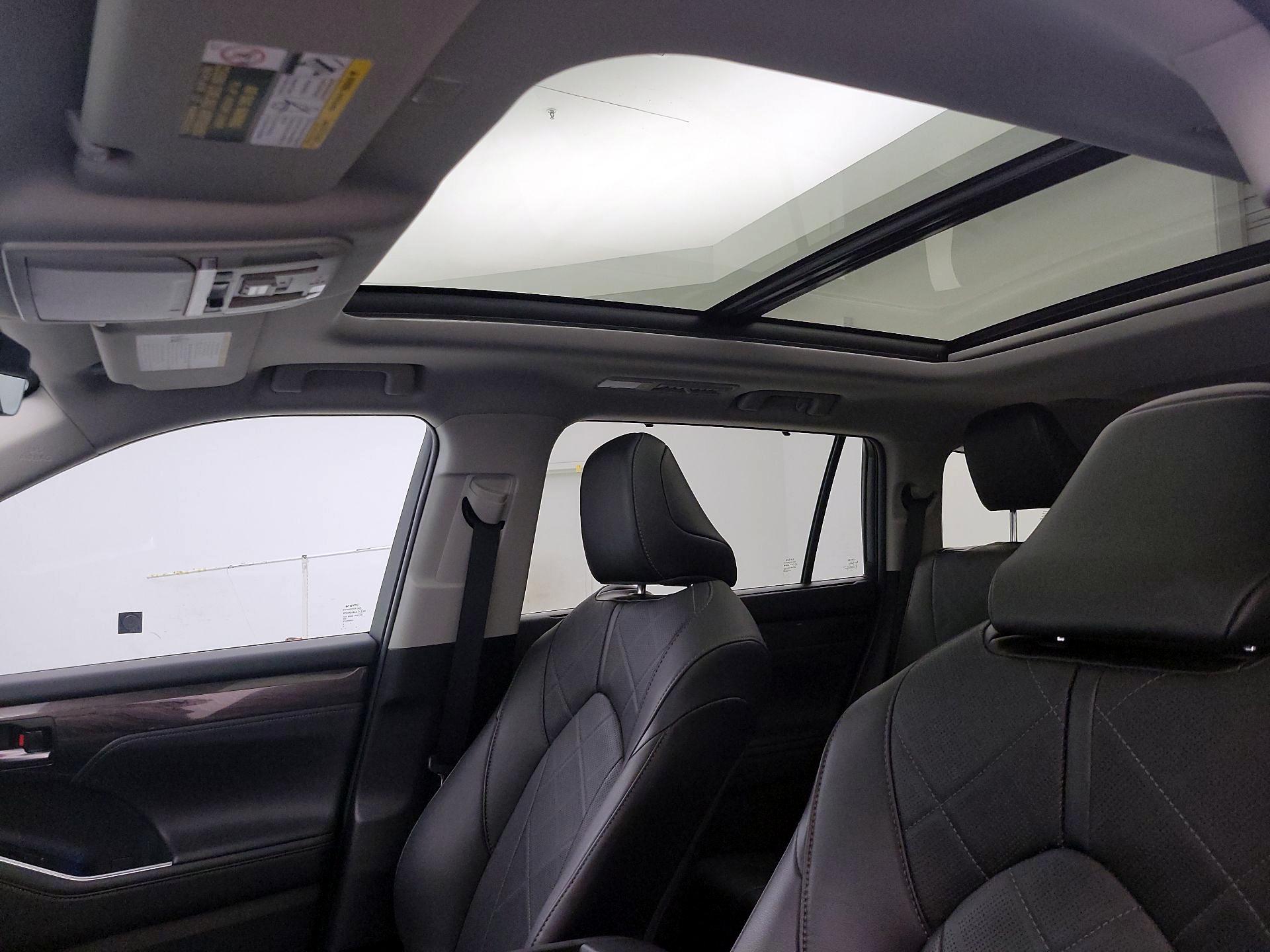 Thumbnail: 2020 Toyota Highlander - 20