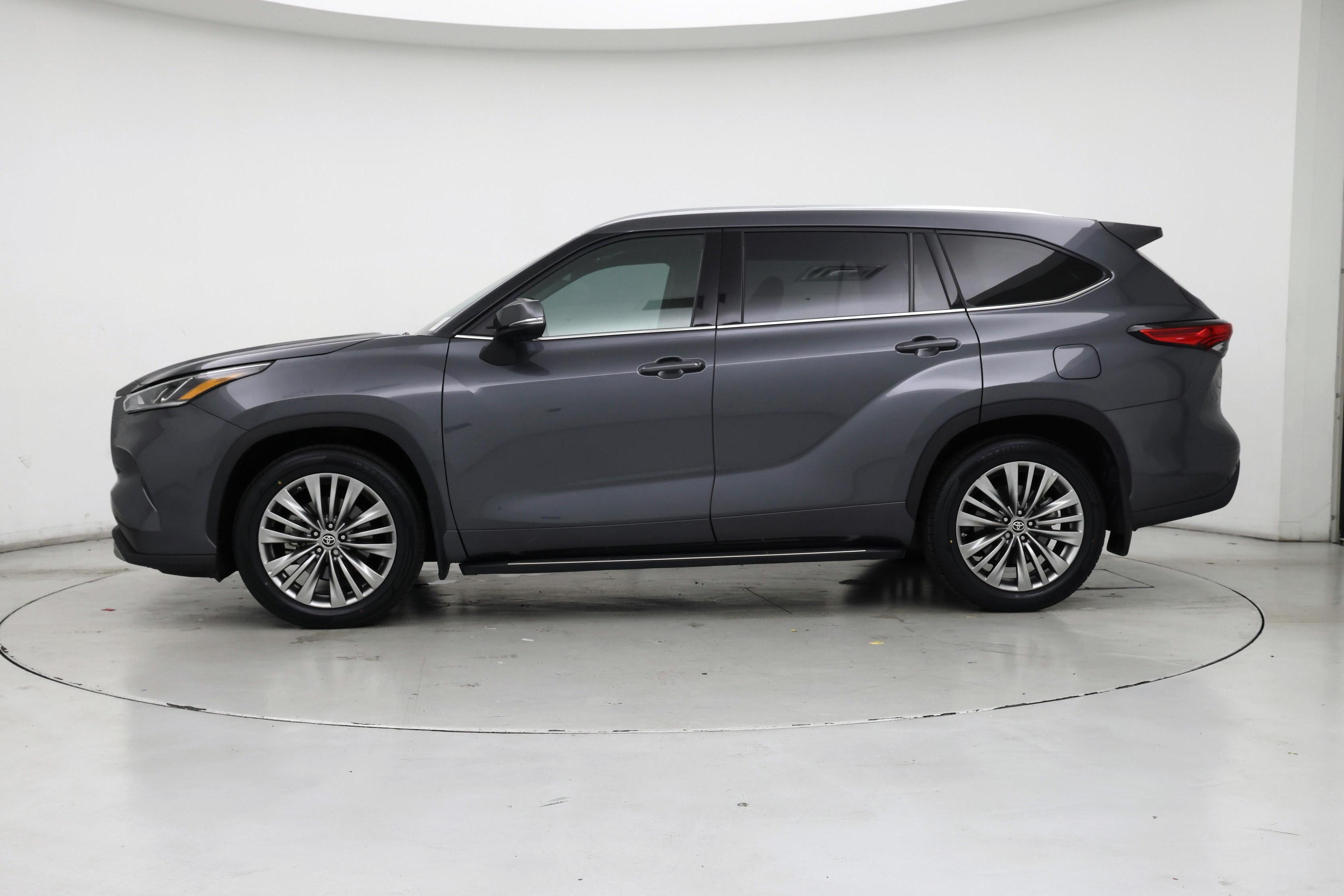 Thumbnail: 2020 Toyota Highlander - 3