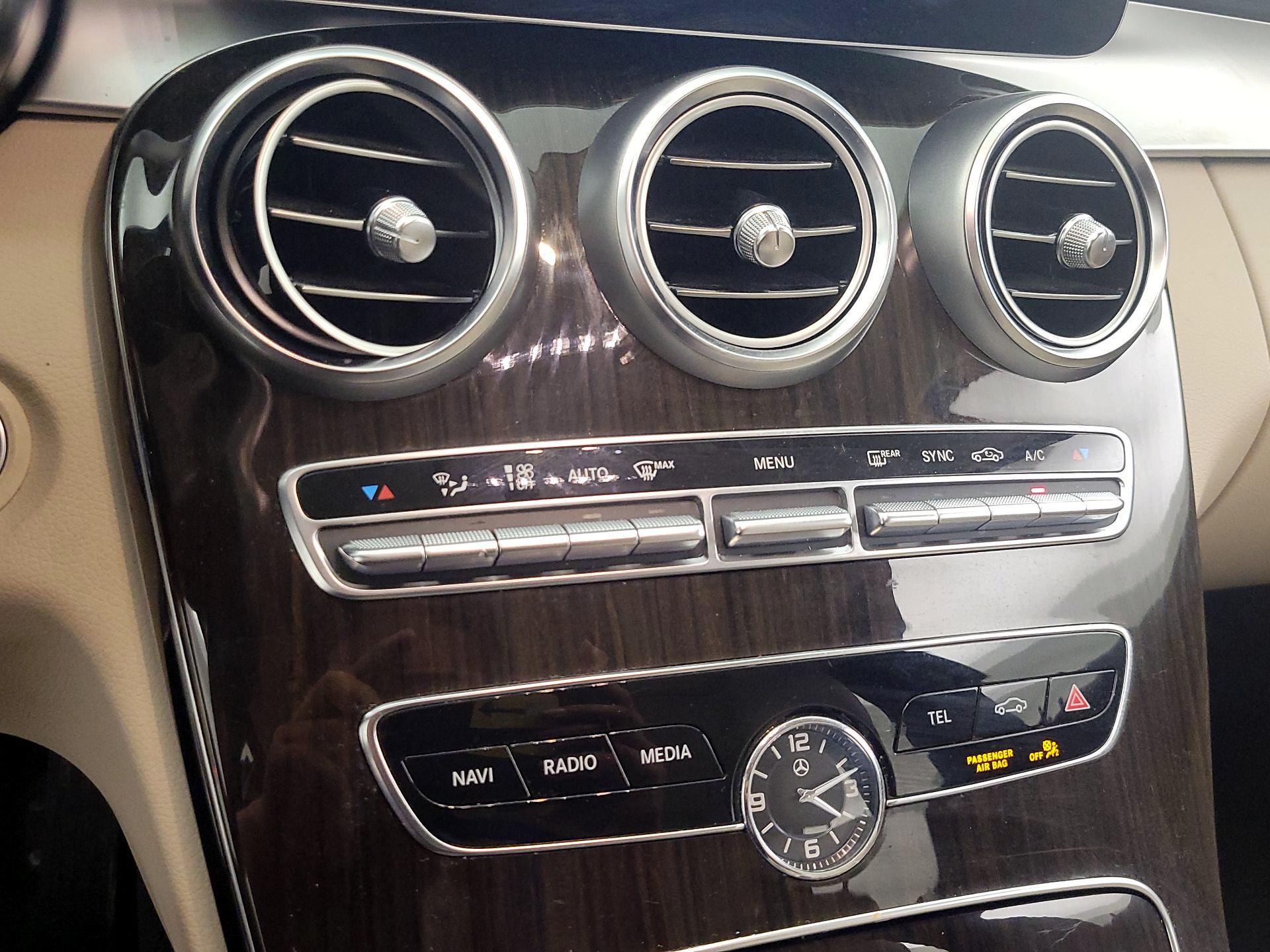 Thumbnail: 2019 Mercedes-Benz C-Class - 16