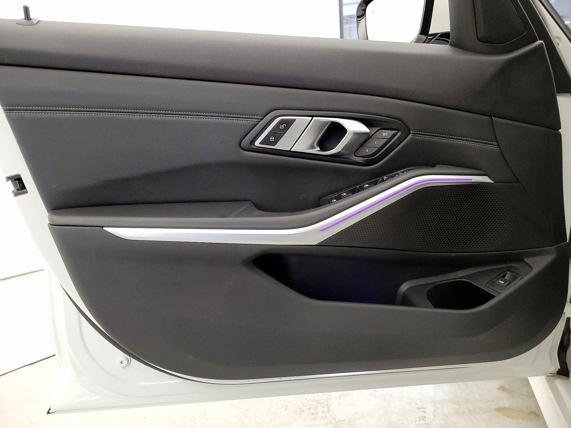 Thumbnail: 2019 BMW 3 Series - 12