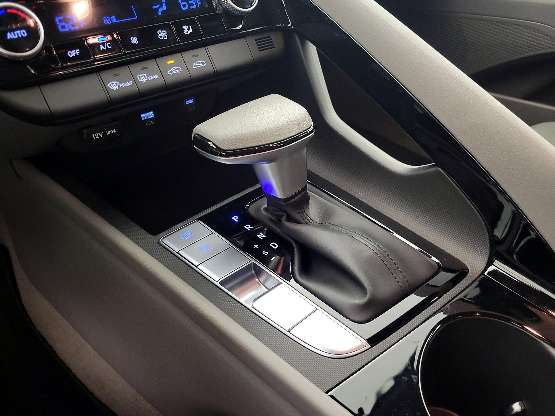 Thumbnail: 2024 Hyundai Elantra - 18