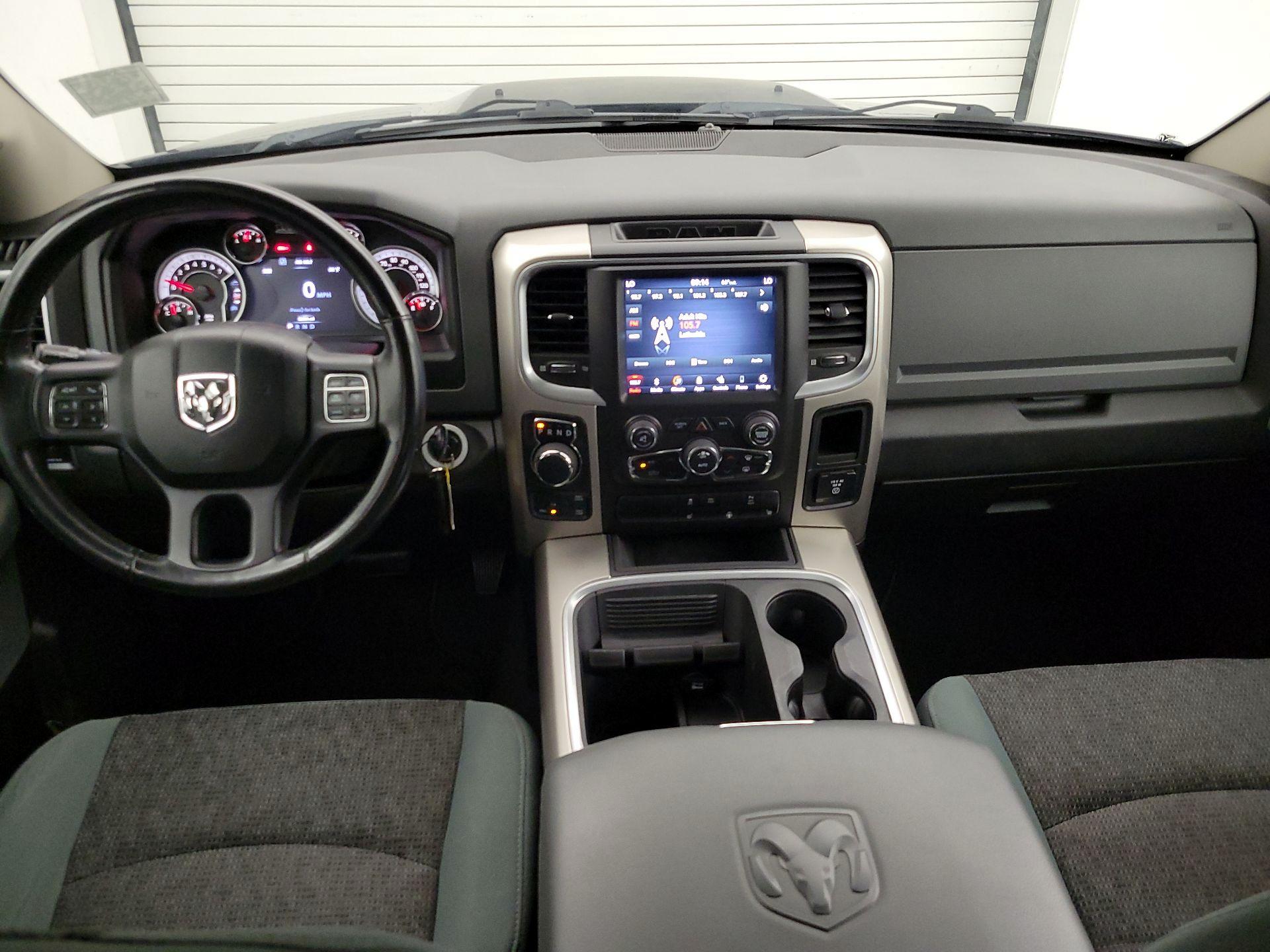 Thumbnail: 2019 RAM 1500 Classic - 9