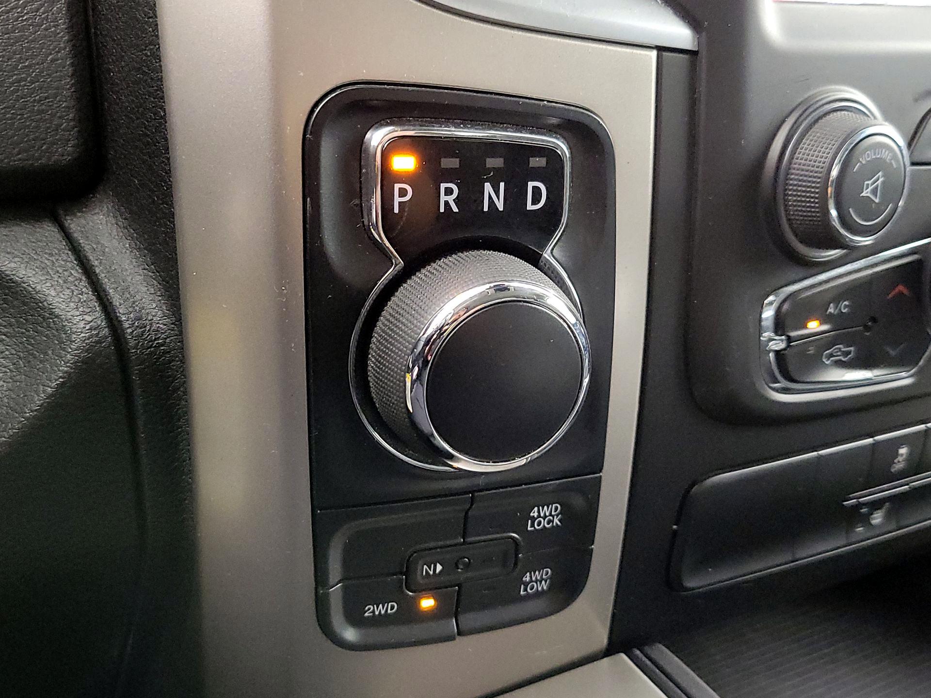 Thumbnail: 2019 RAM 1500 Classic - 17