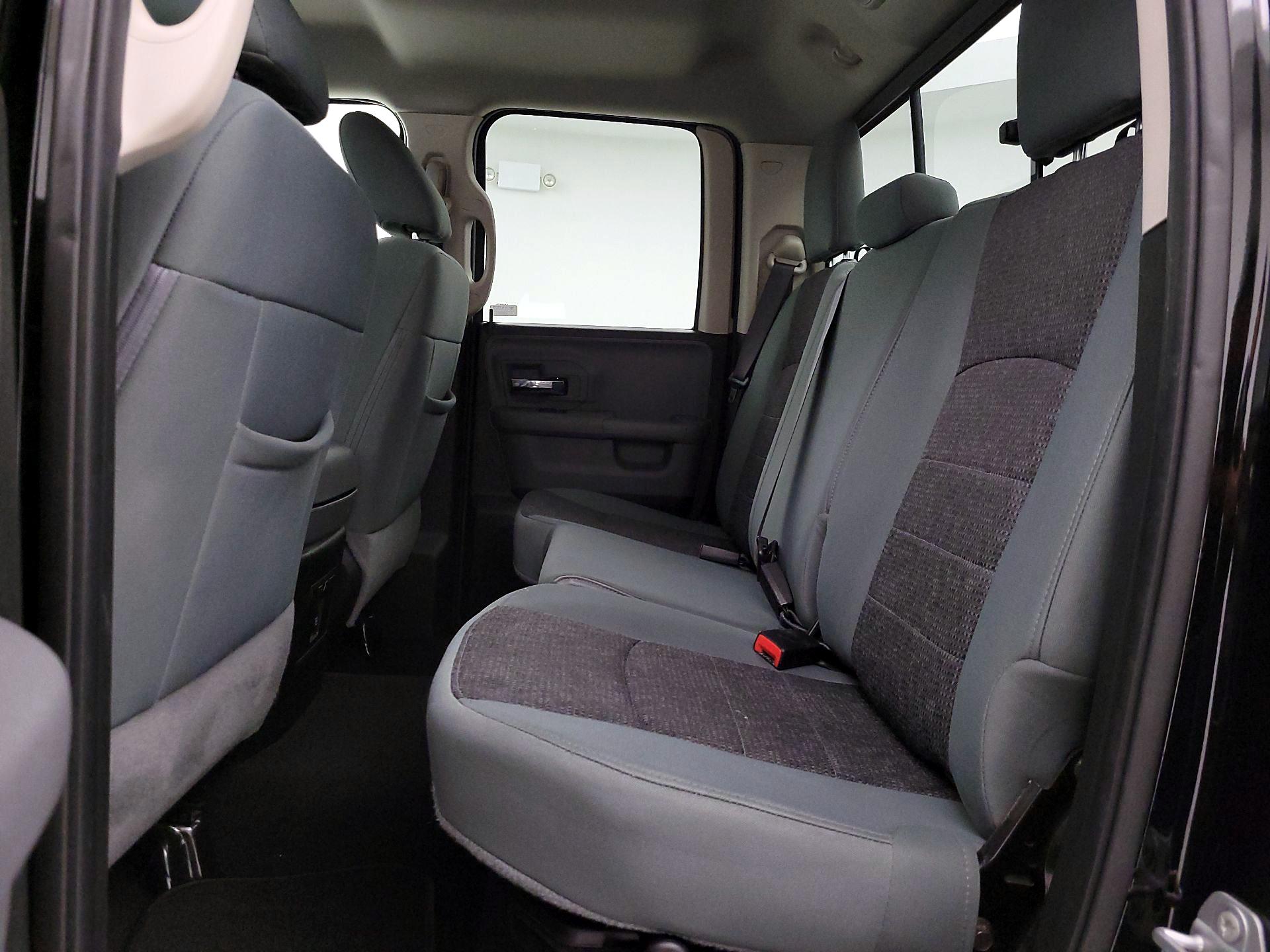 Thumbnail: 2019 RAM 1500 Classic - 19