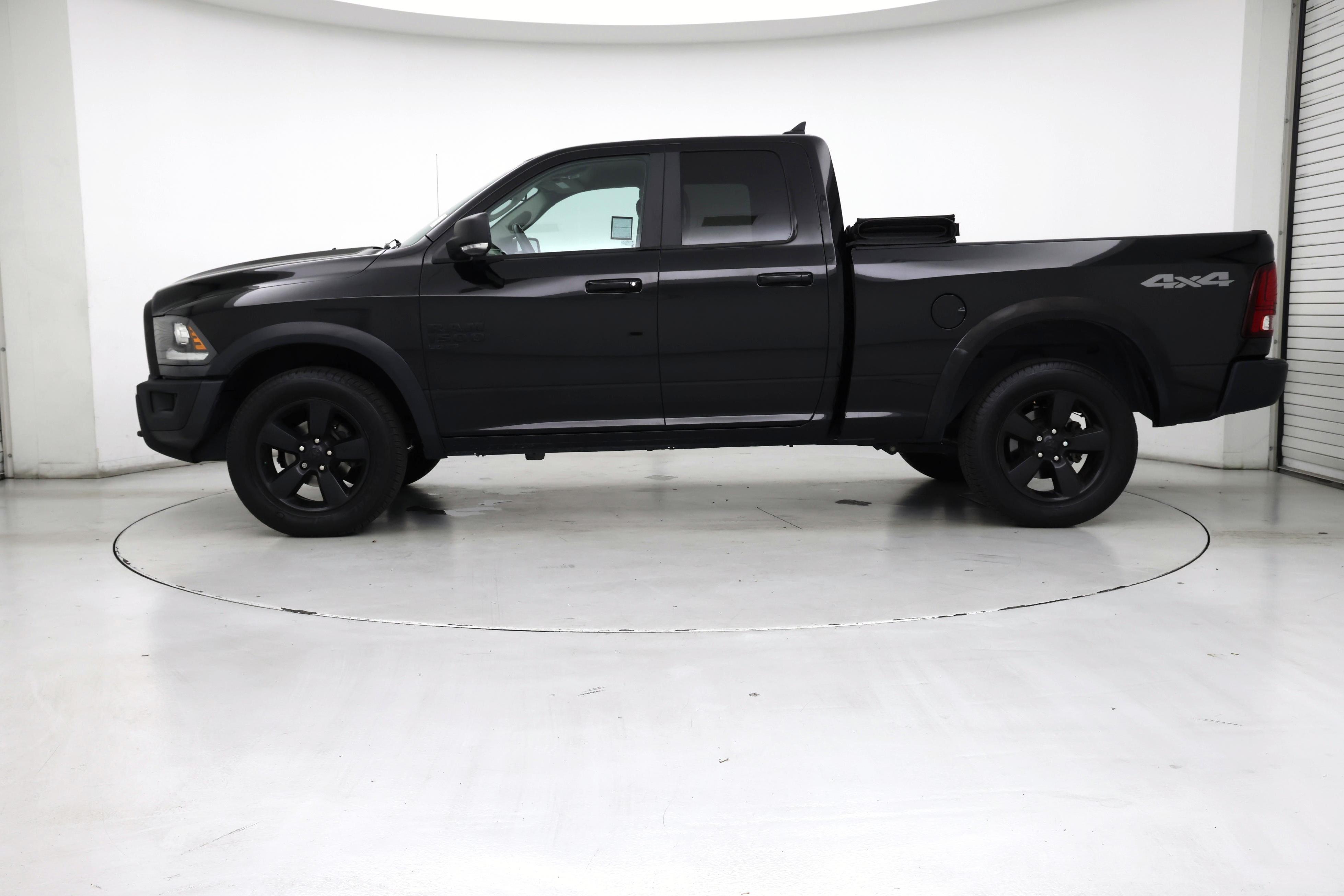 Thumbnail: 2019 RAM 1500 Classic - 3