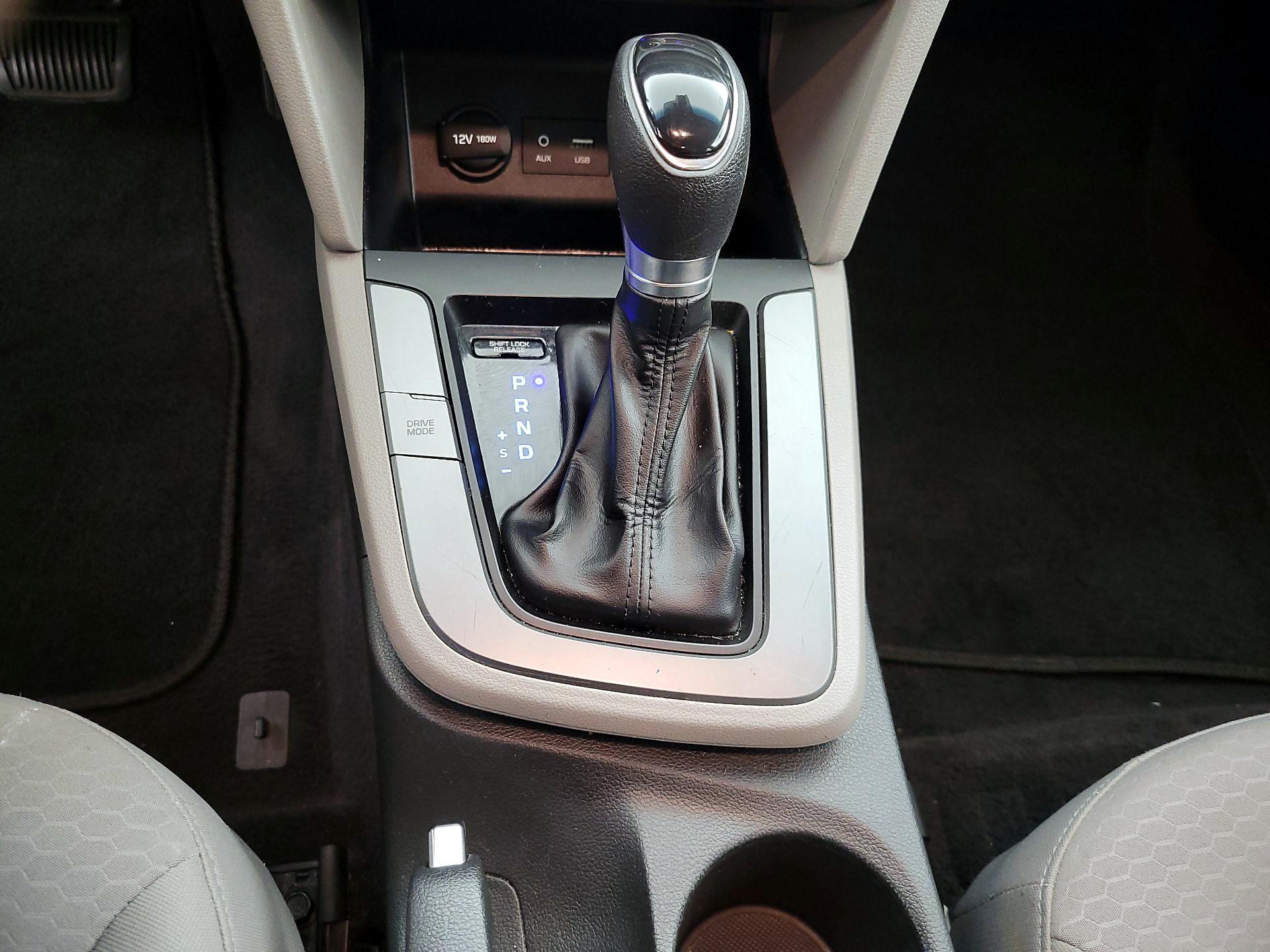 Thumbnail: 2020 Hyundai Elantra - 17