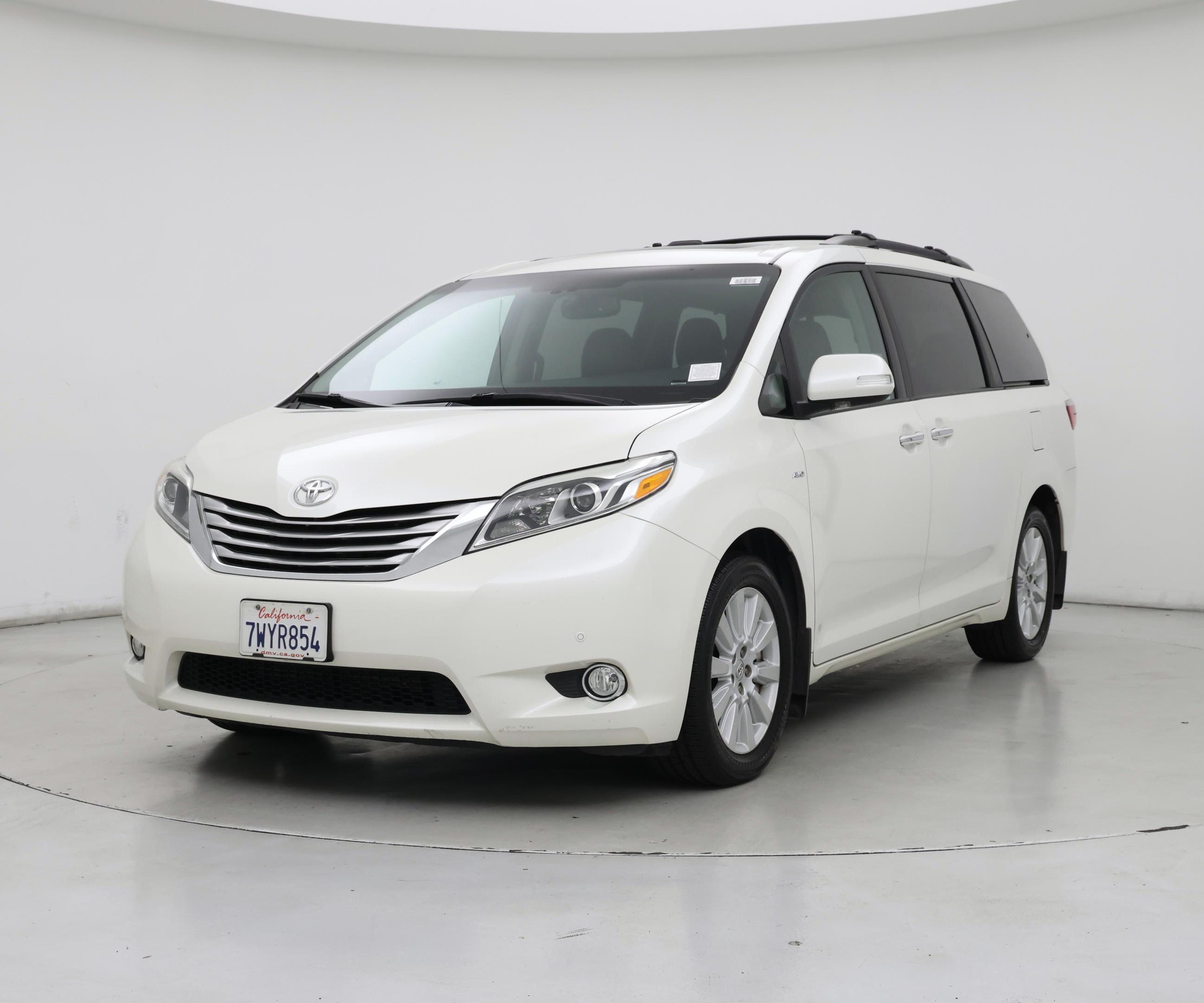 Thumbnail: 2017 Toyota Sienna - 4