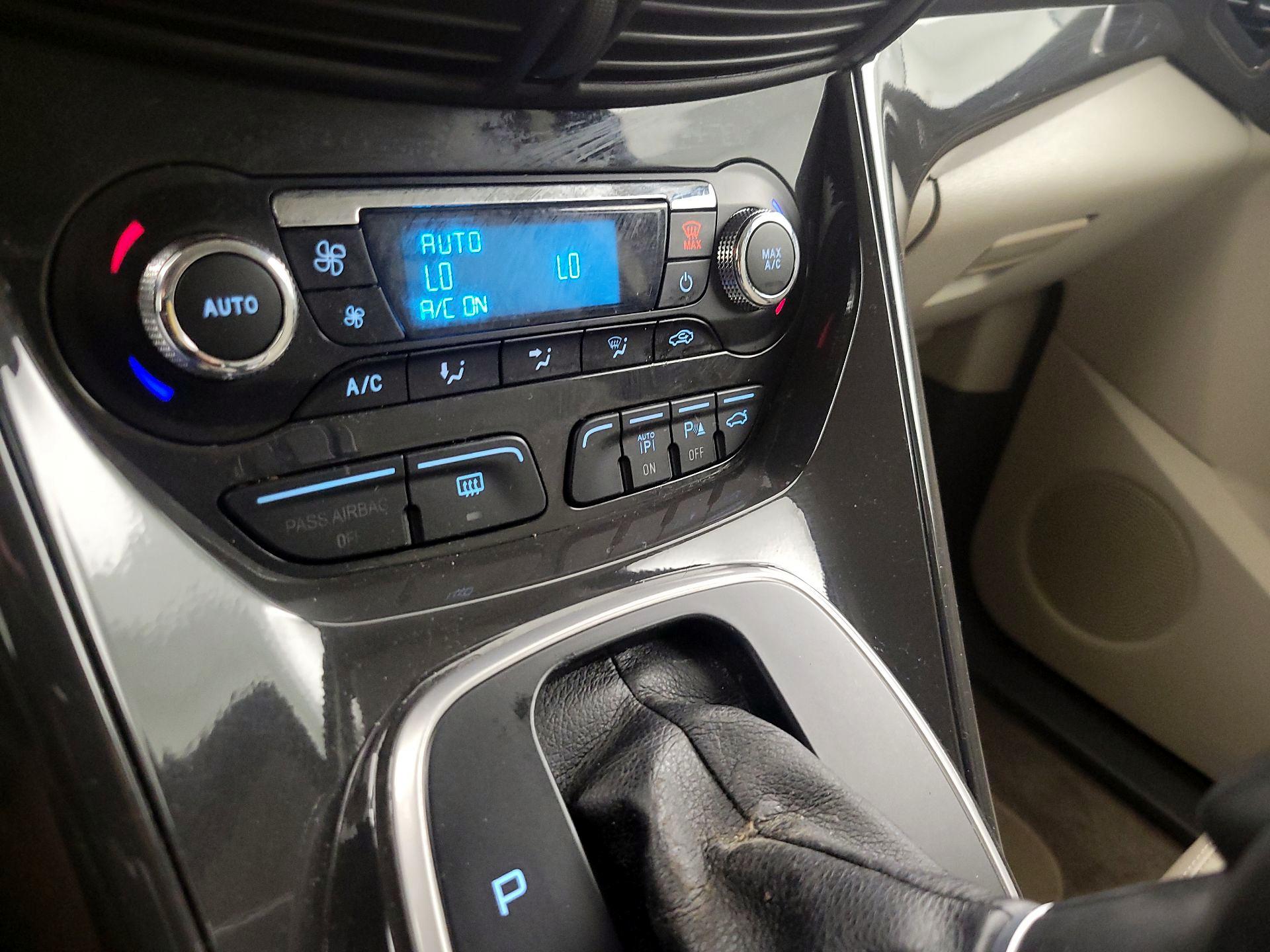 Thumbnail: 2014 Ford Escape - 16