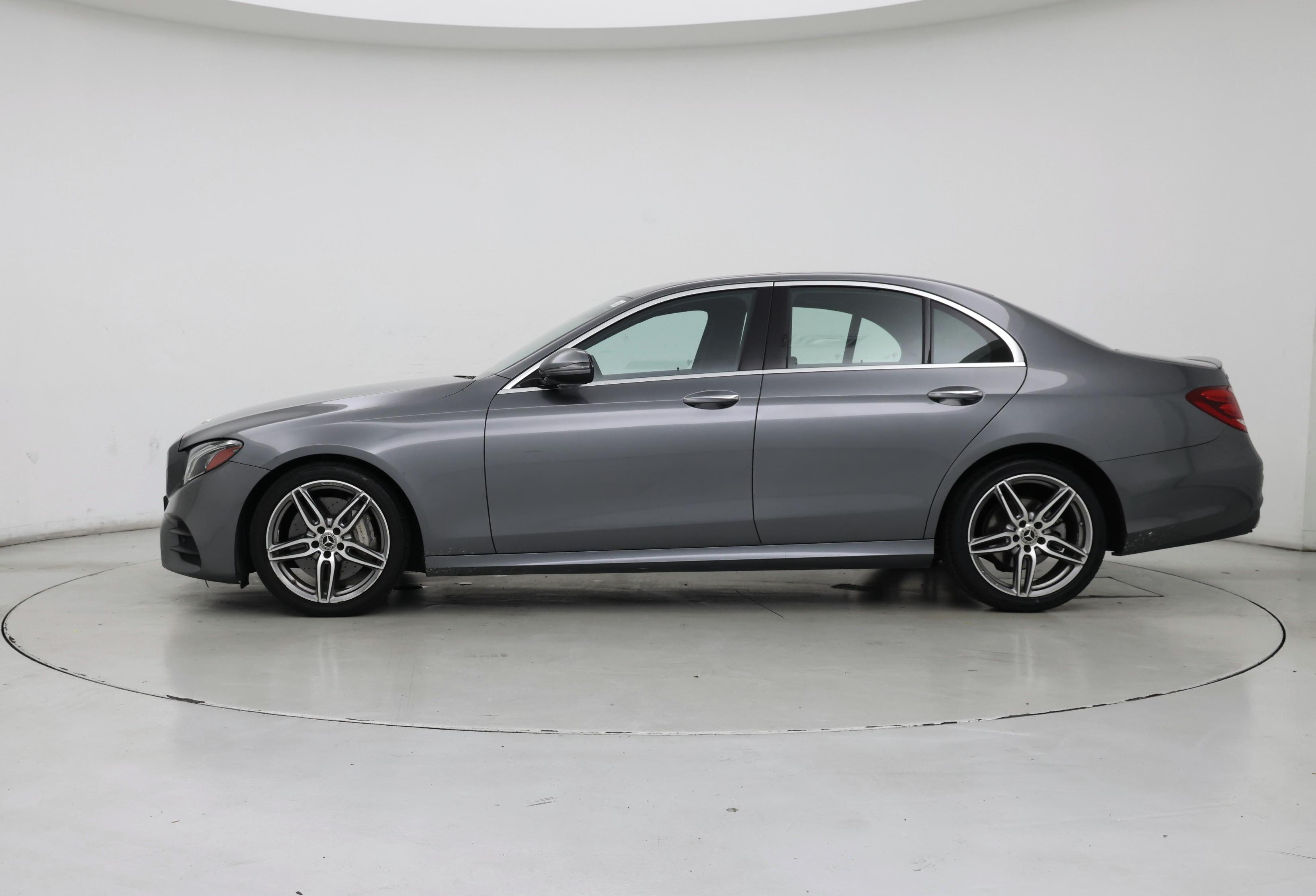 Thumbnail: 2019 Mercedes-Benz E-Class - 3