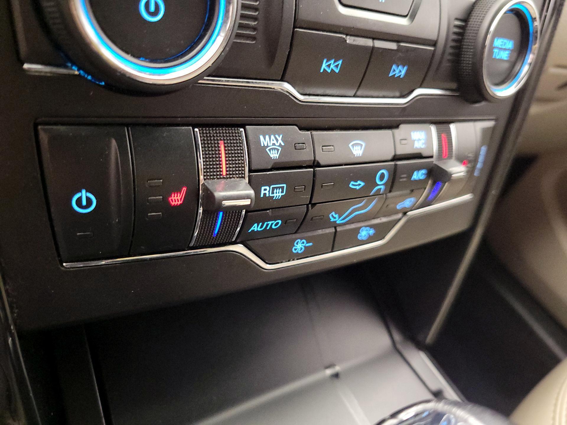 Thumbnail: 2019 Ford Explorer - 17