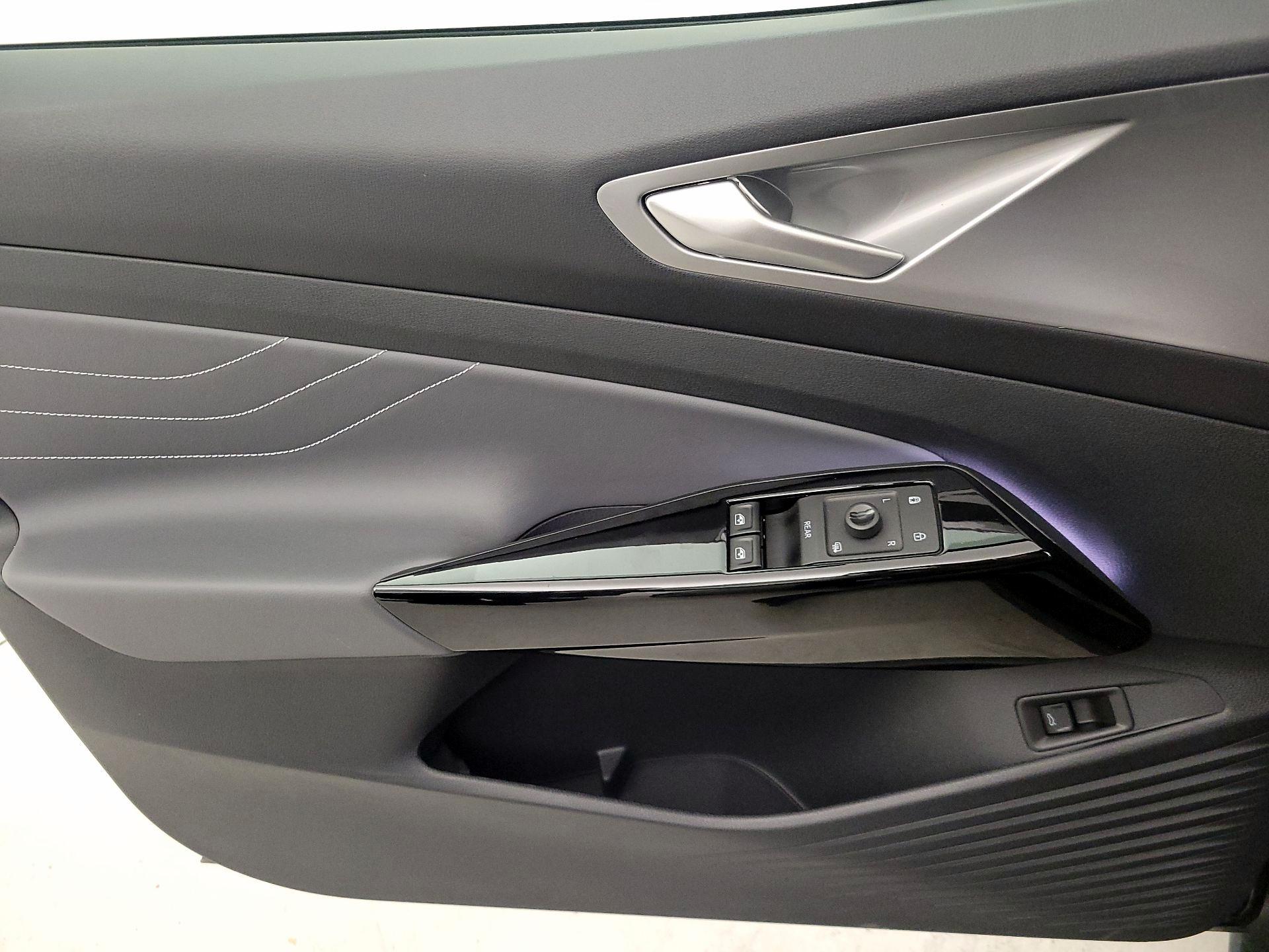 Thumbnail: 2023 Volkswagen ID.4 - 12
