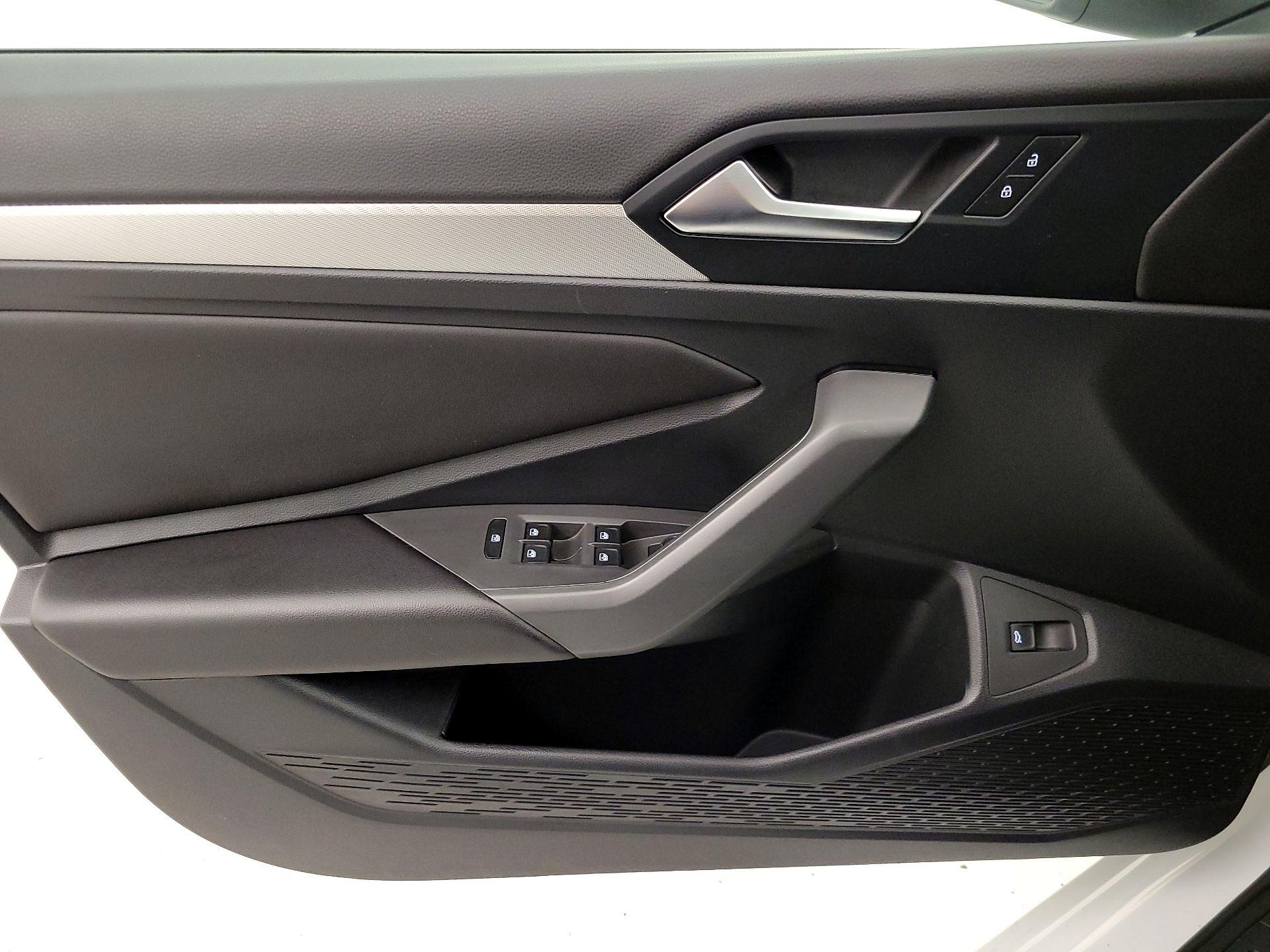 Thumbnail: 2019 Volkswagen Jetta - 12
