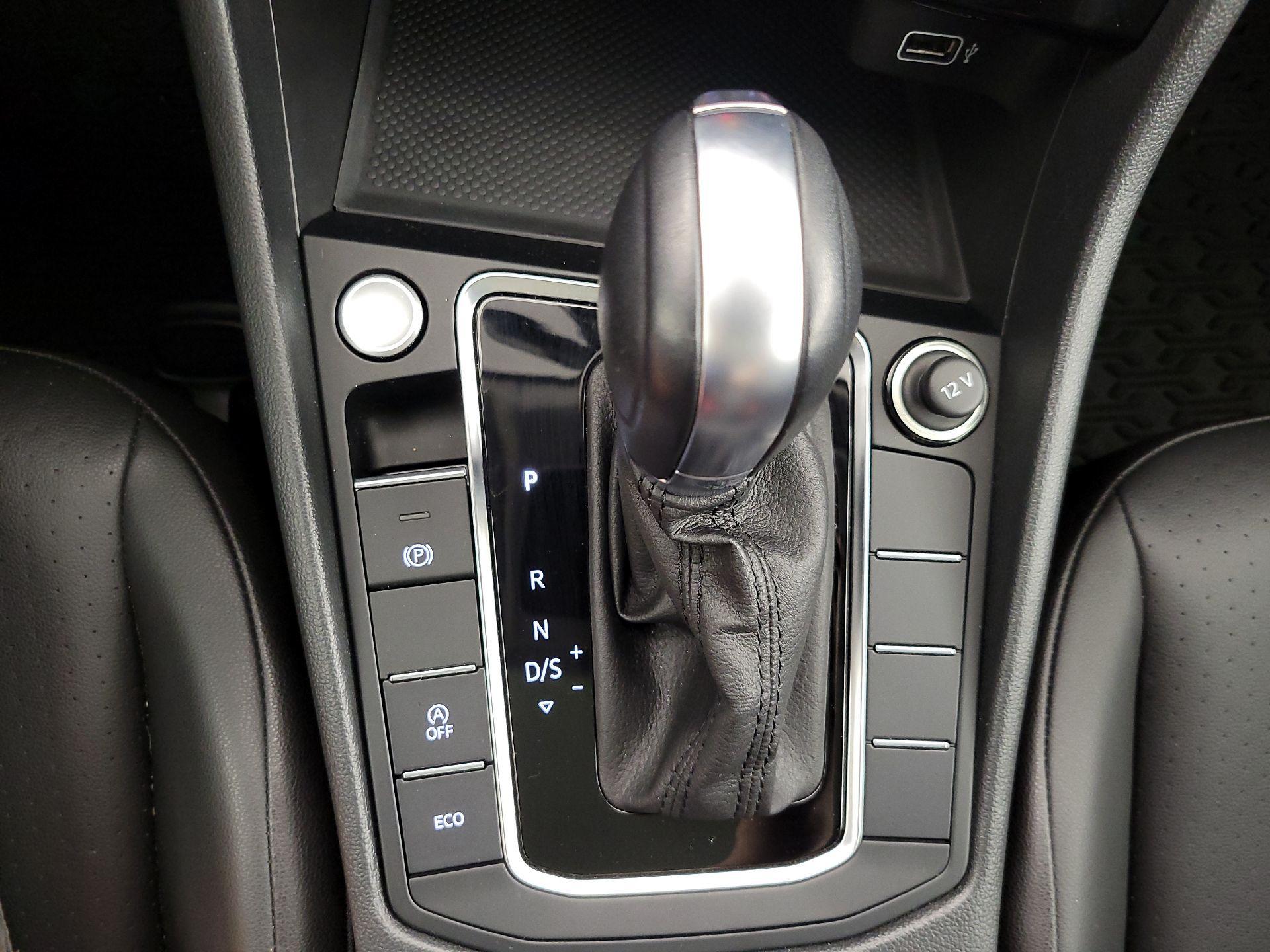 Thumbnail: 2019 Volkswagen Jetta - 17