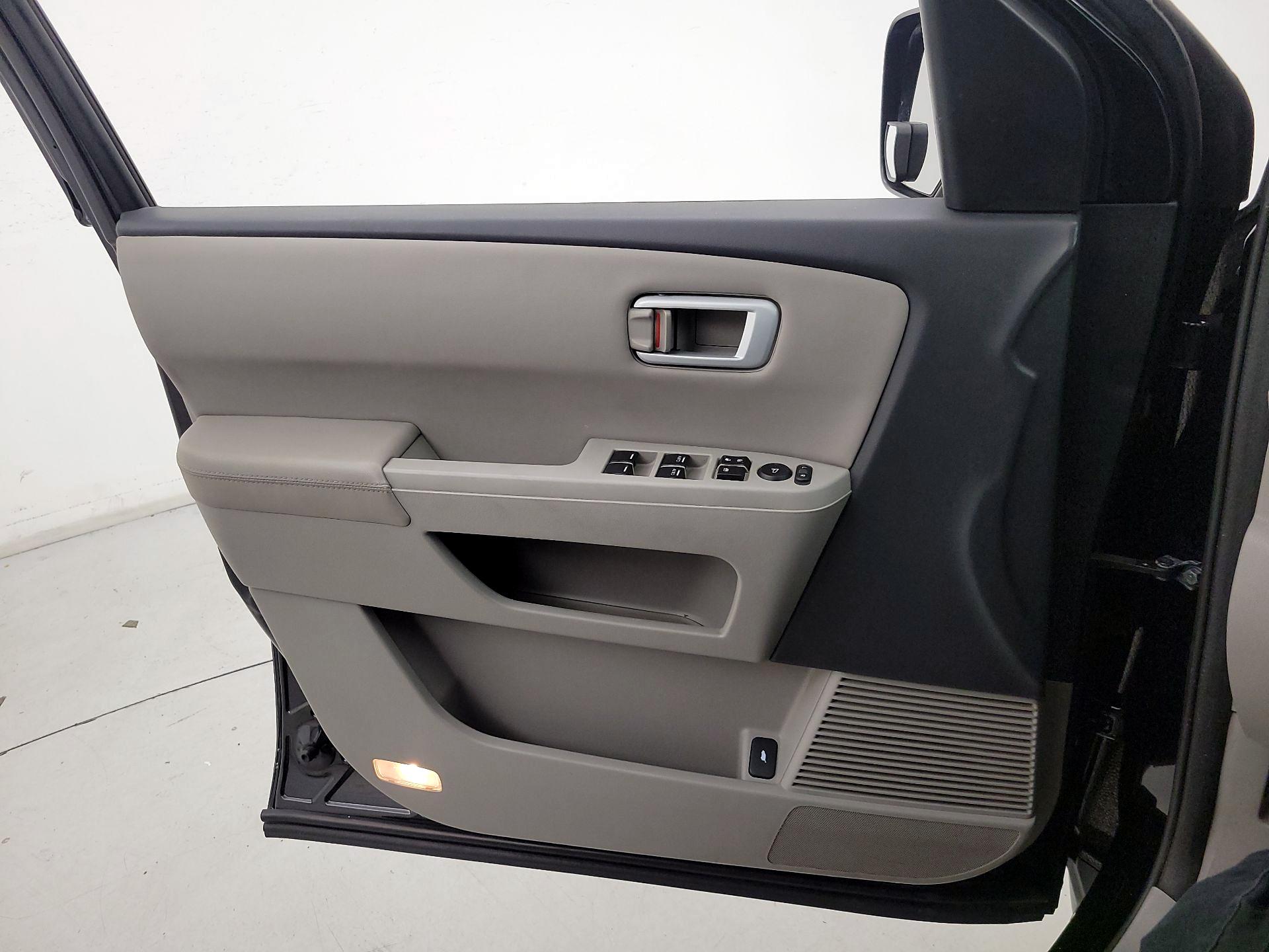 Thumbnail: 2015 Honda Pilot - 12