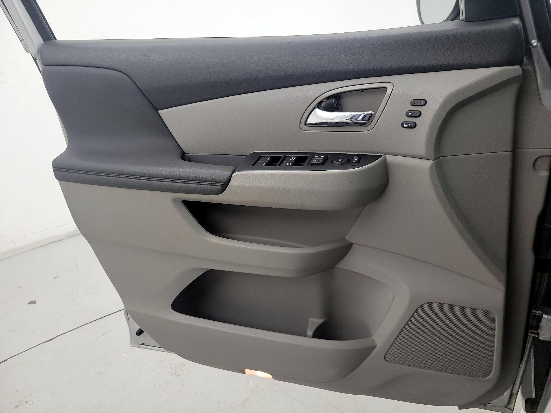 Thumbnail: 2014 Honda Odyssey - 12