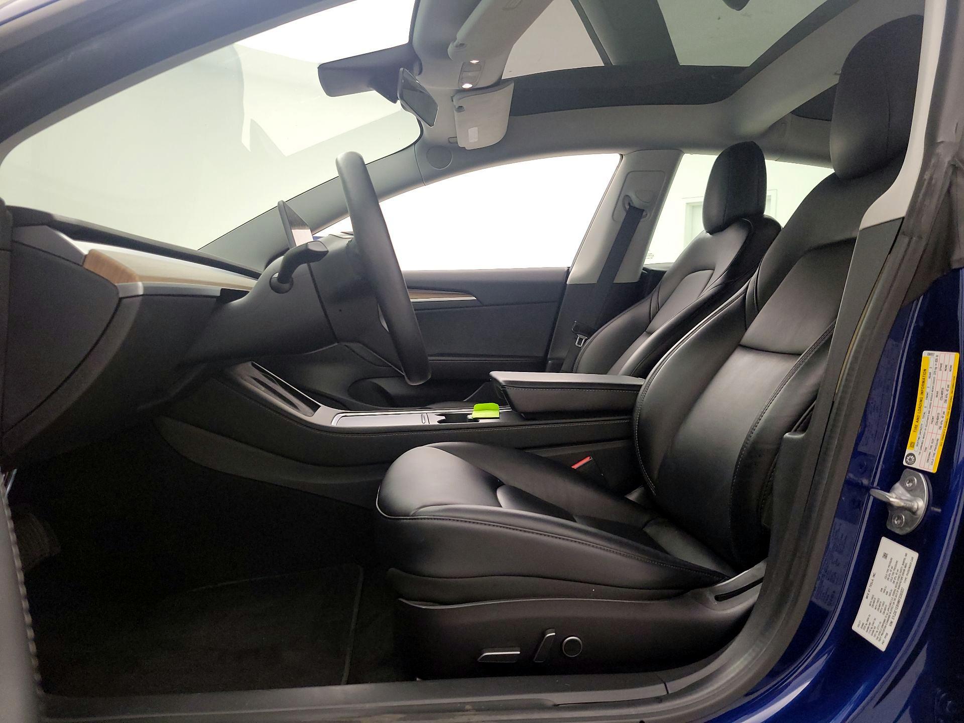 Thumbnail: 2021 Tesla Model 3 - 11