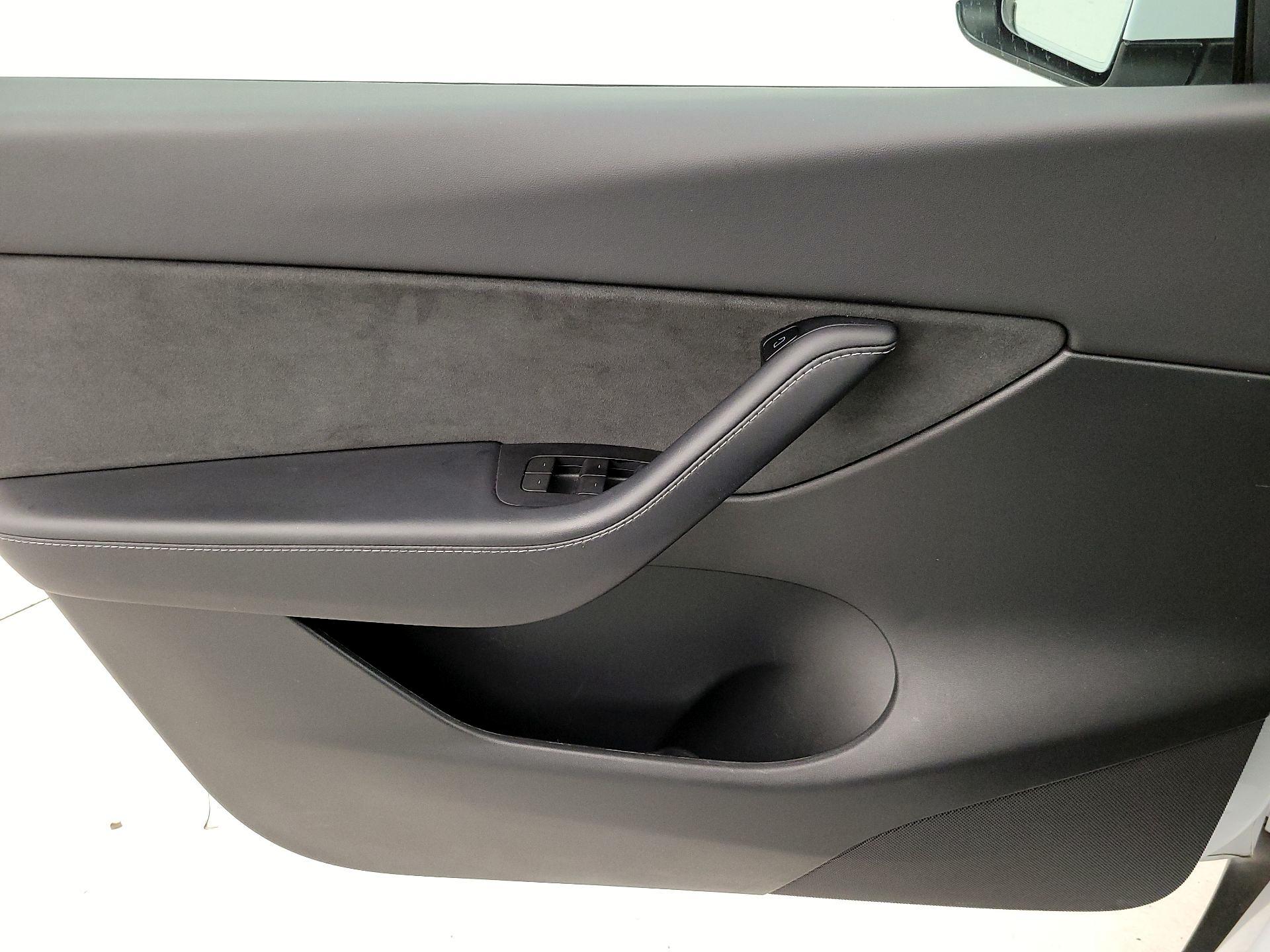 Thumbnail: 2022 Tesla Model Y - 12