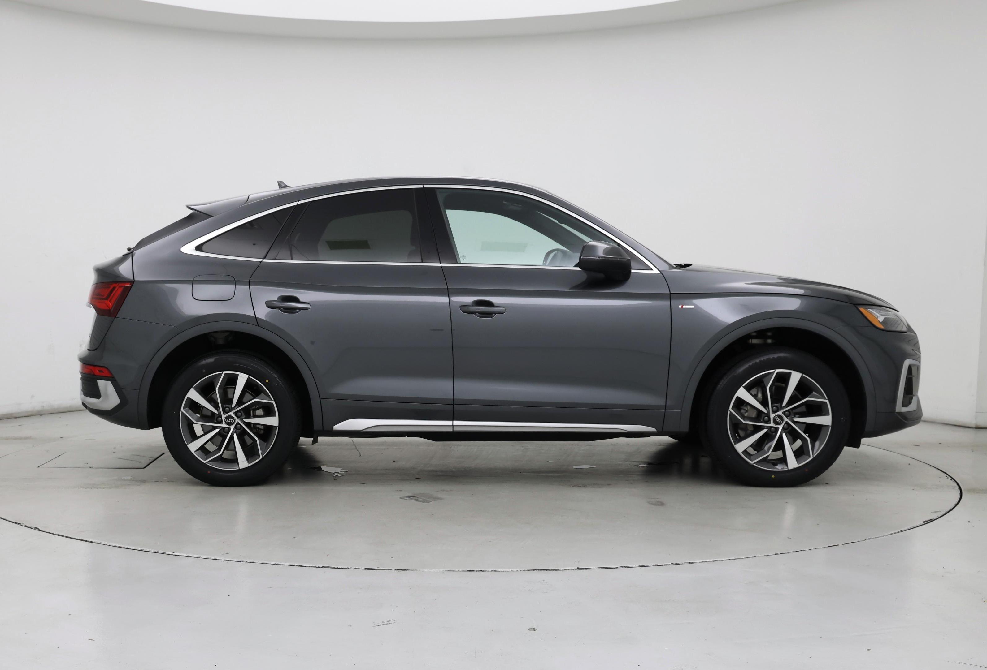 Thumbnail: 2023 Audi Q5 - 7