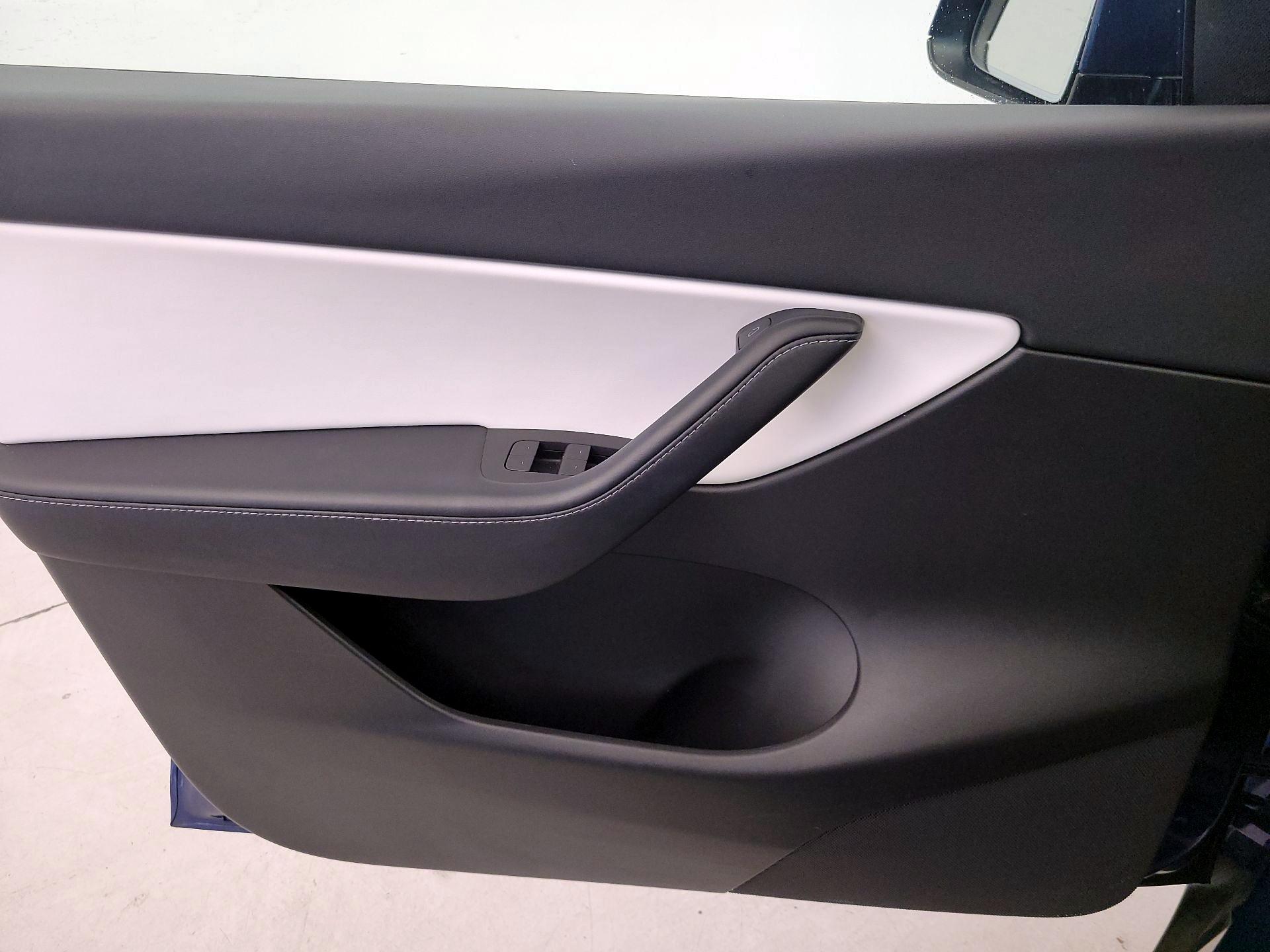 Thumbnail: 2022 Tesla Model Y - 12