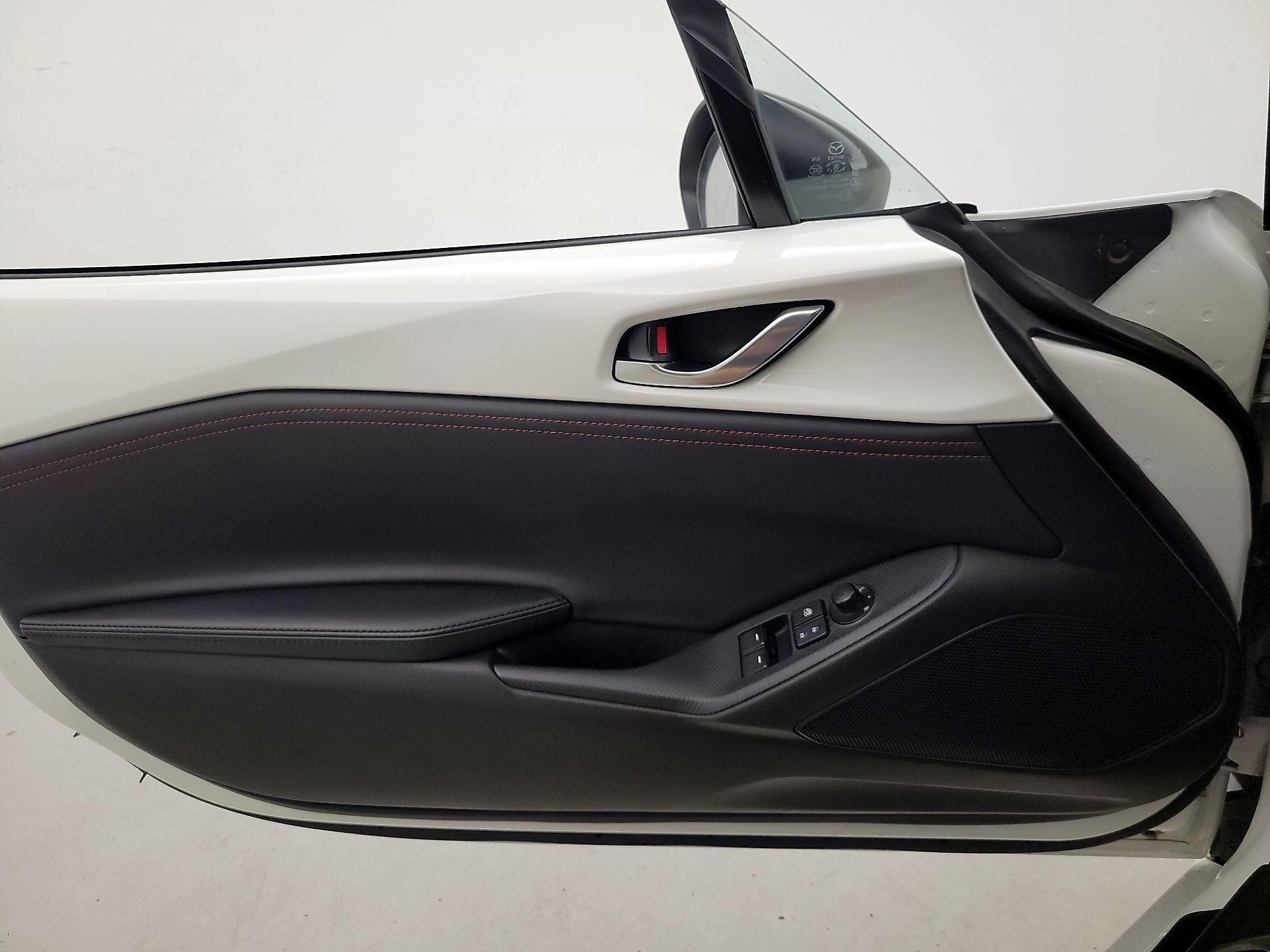 Thumbnail: 2019 Mazda MX-5 Miata - 12