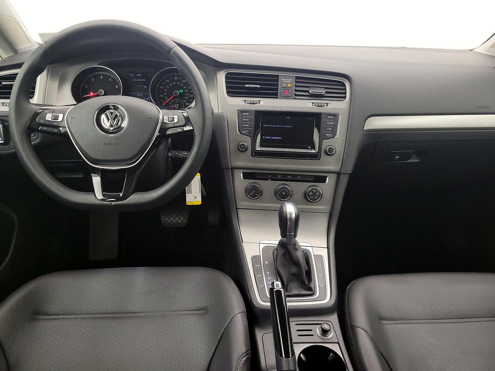 Thumbnail: 2015 Volkswagen Golf - 9