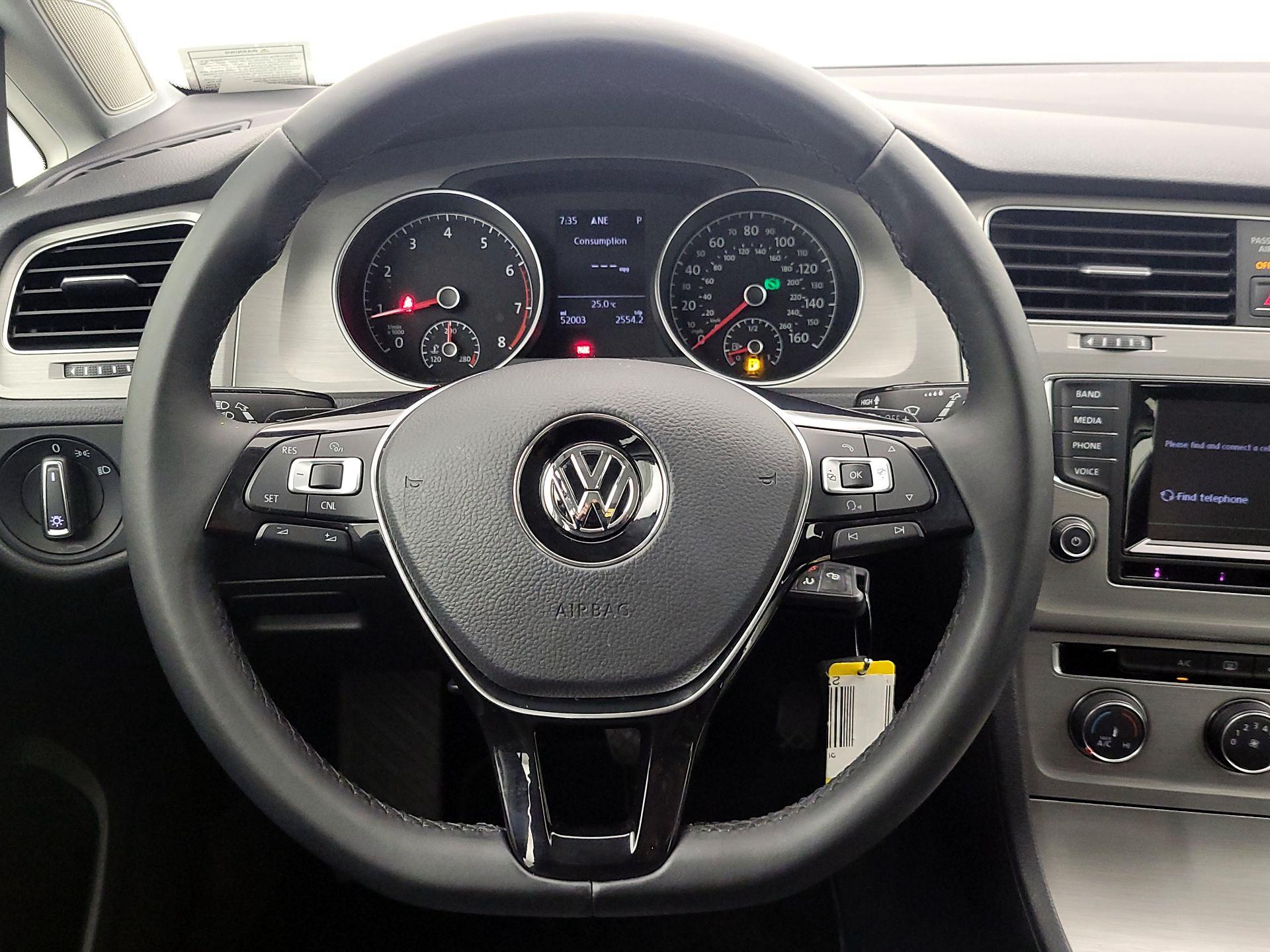 Thumbnail: 2015 Volkswagen Golf - 10