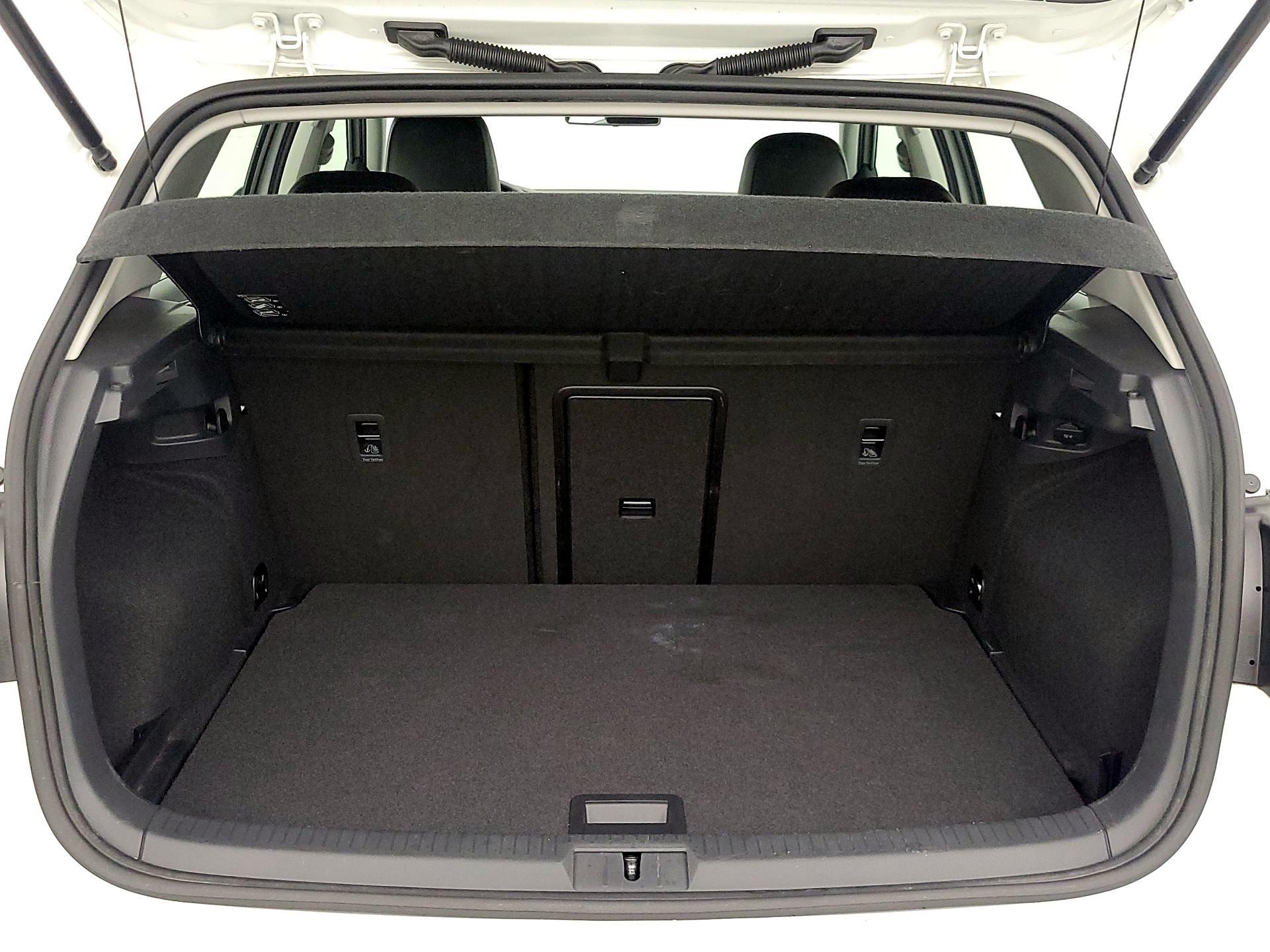 Thumbnail: 2015 Volkswagen Golf - 18
