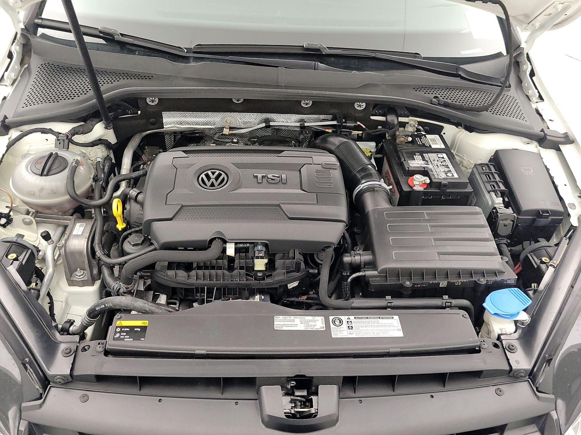 Thumbnail: 2015 Volkswagen Golf - 19