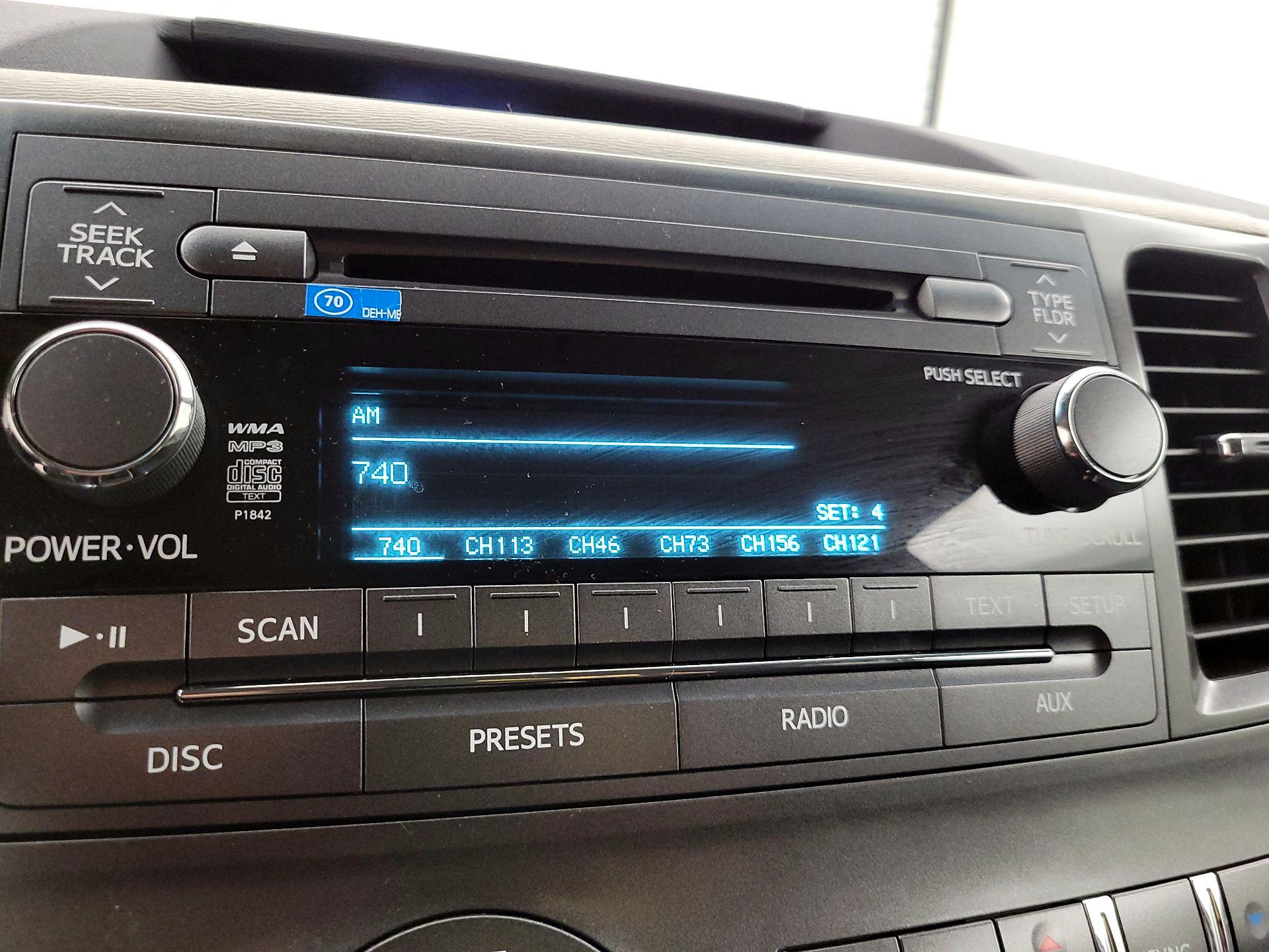 Thumbnail: 2014 Toyota Sienna - 15
