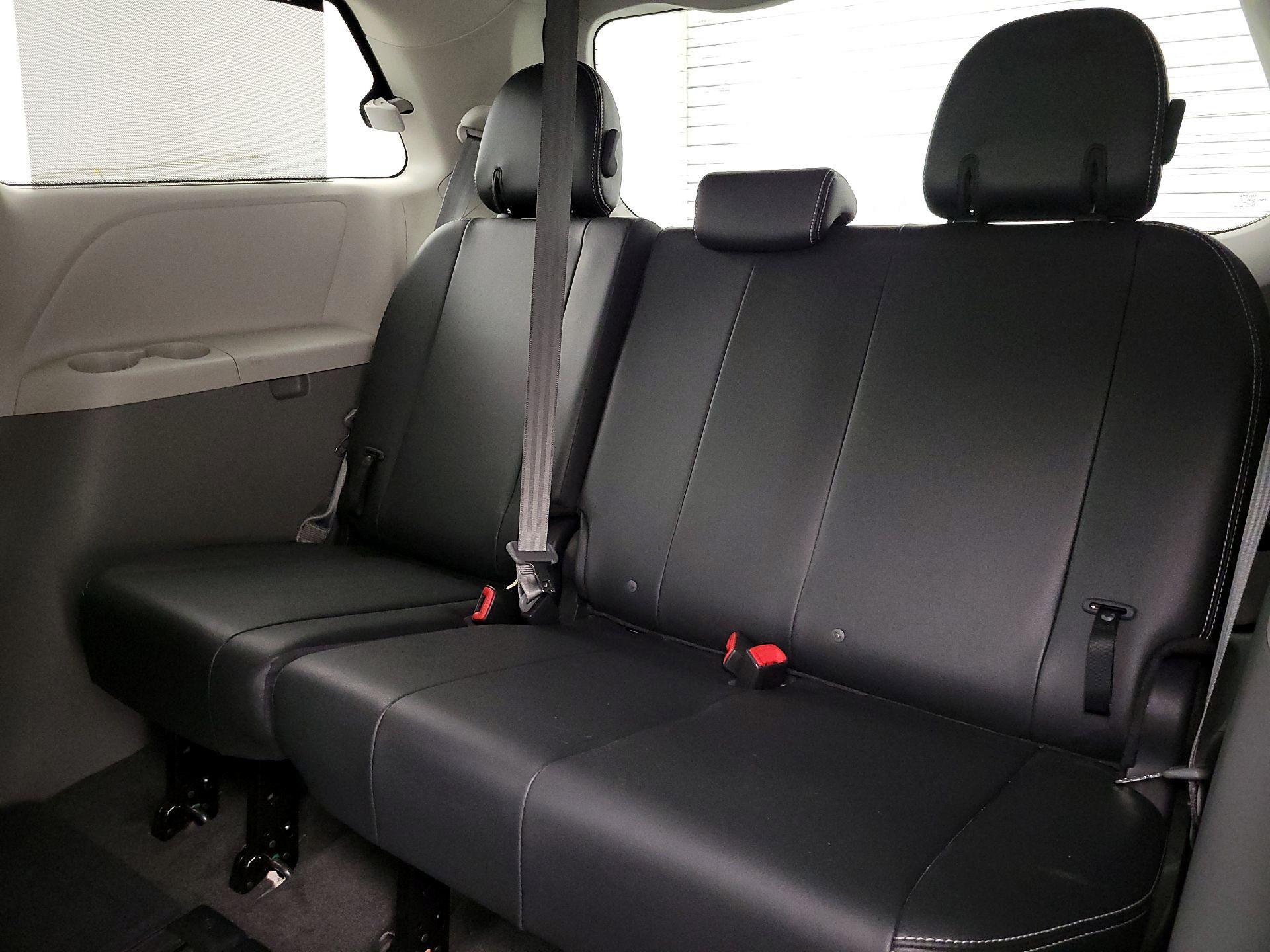 Thumbnail: 2014 Toyota Sienna - 20