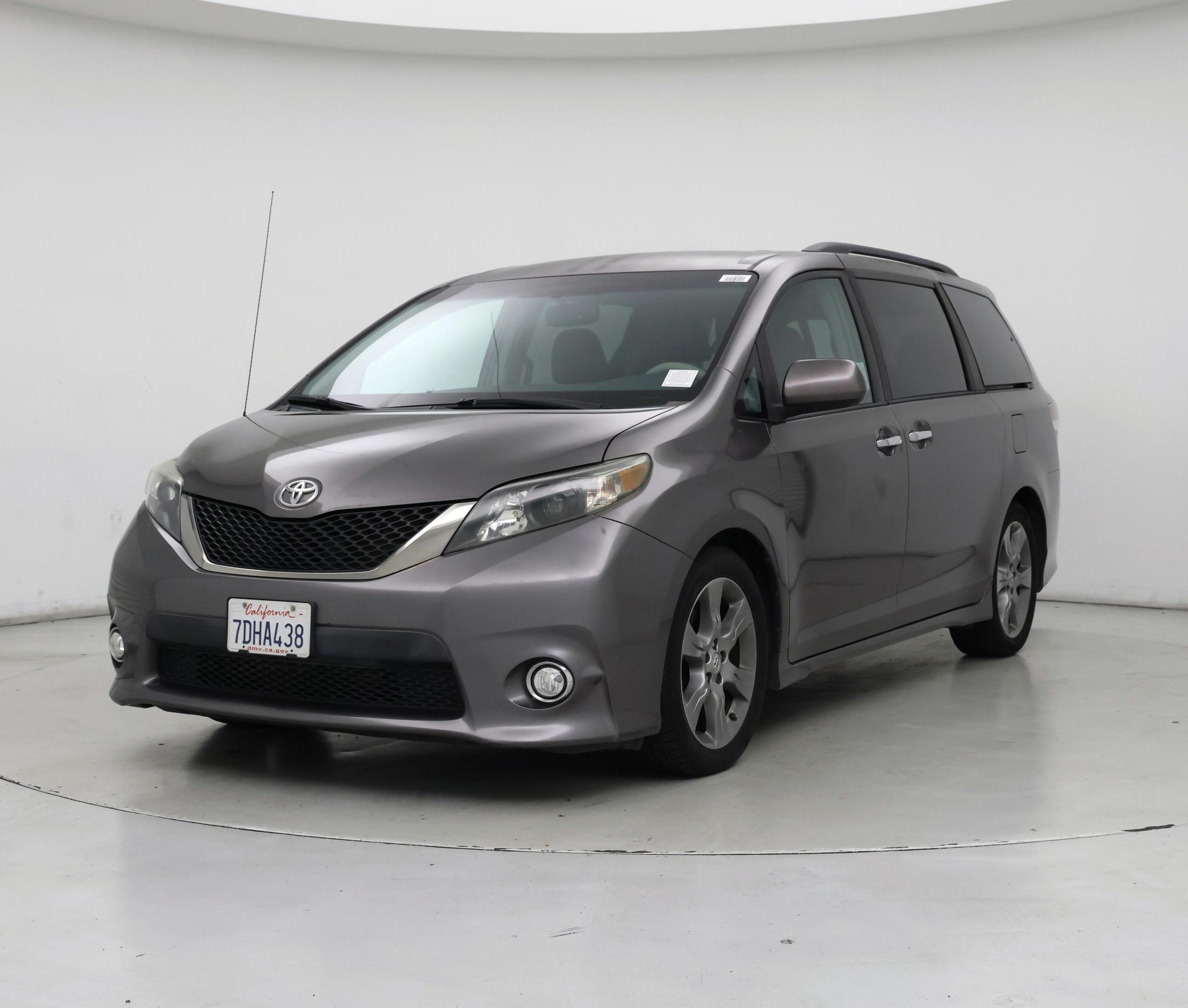 Thumbnail: 2014 Toyota Sienna - 4
