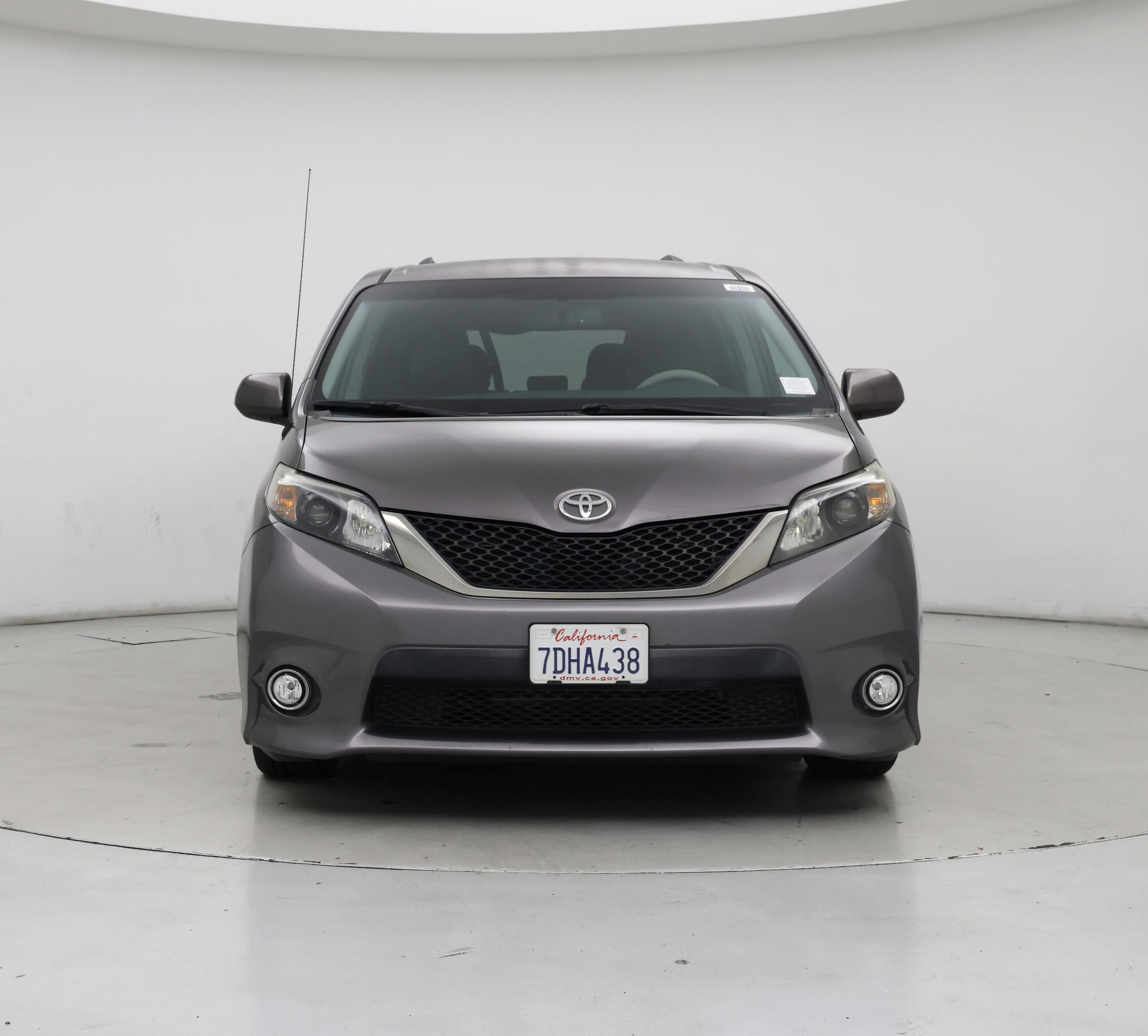 Thumbnail: 2014 Toyota Sienna - 5