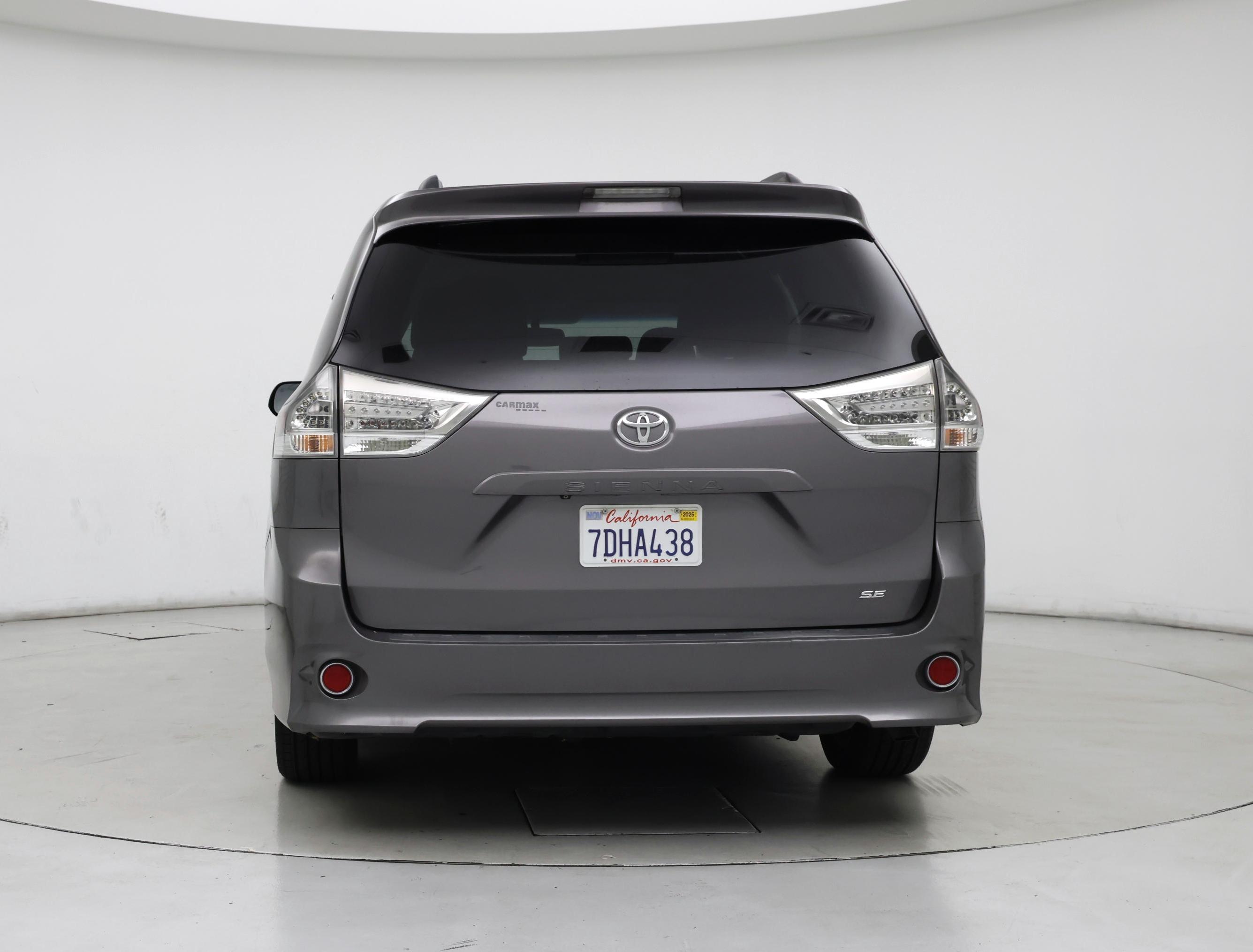Thumbnail: 2014 Toyota Sienna - 6