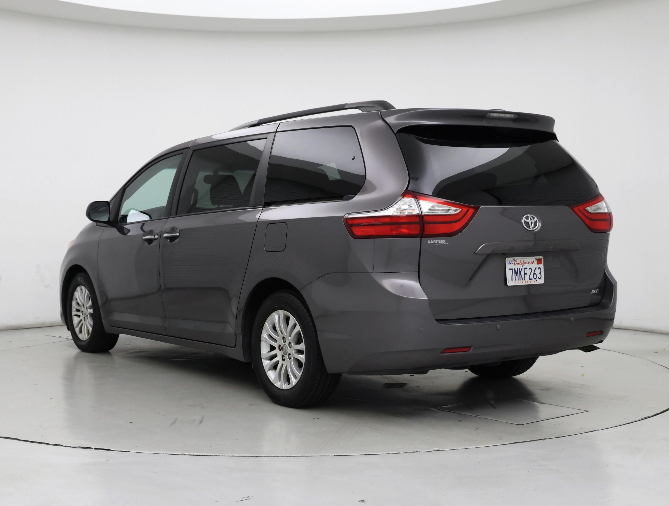 Thumbnail: 2015 Toyota Sienna - 2
