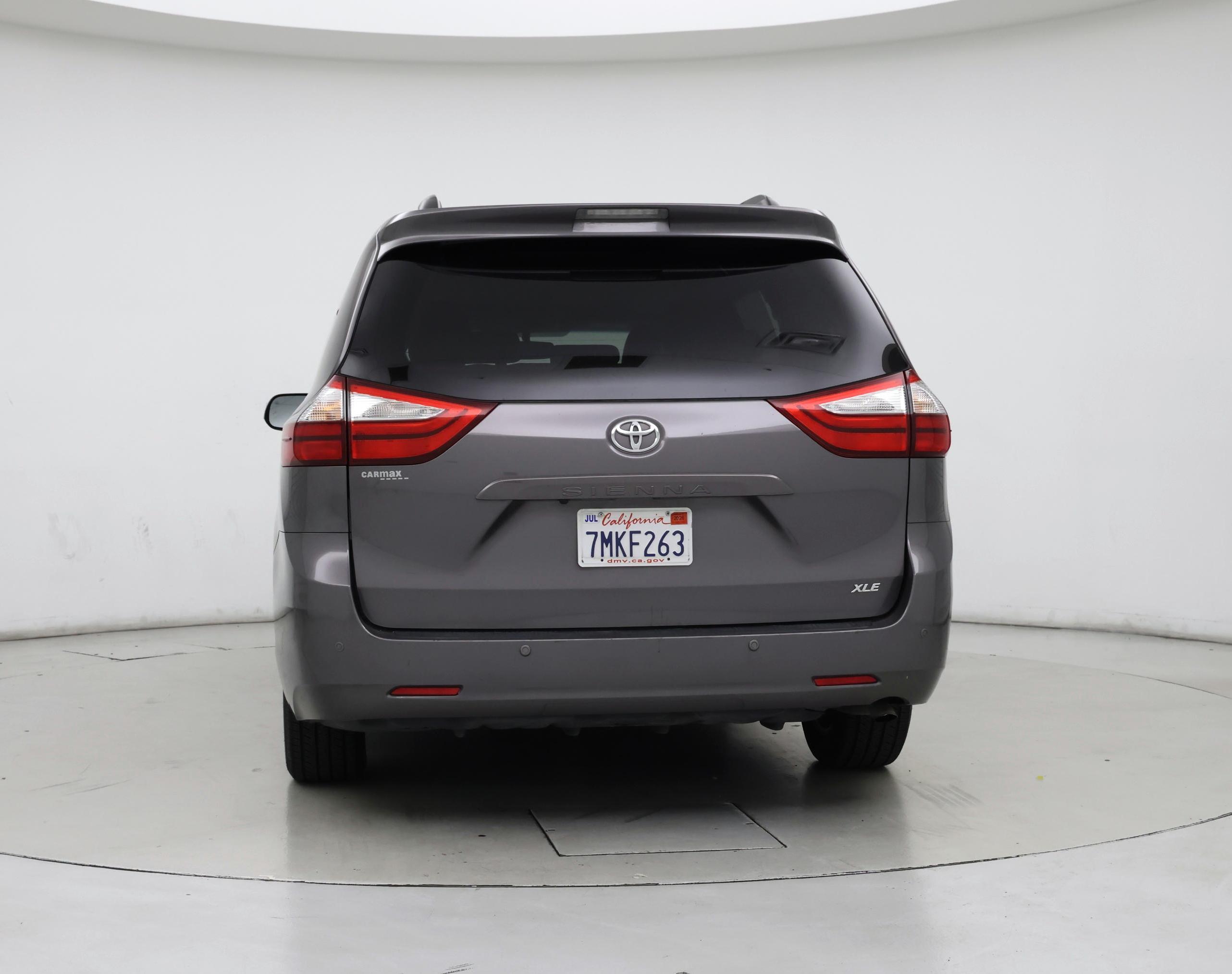Thumbnail: 2015 Toyota Sienna - 6