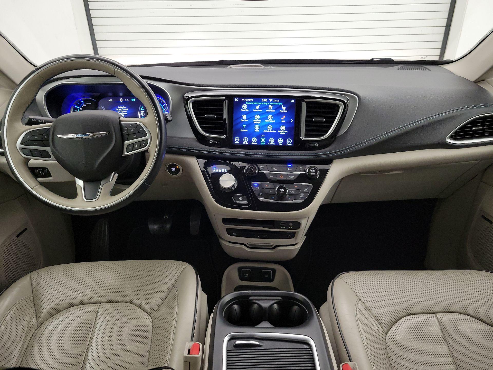 Thumbnail: 2018 Chrysler Pacifica - 9
