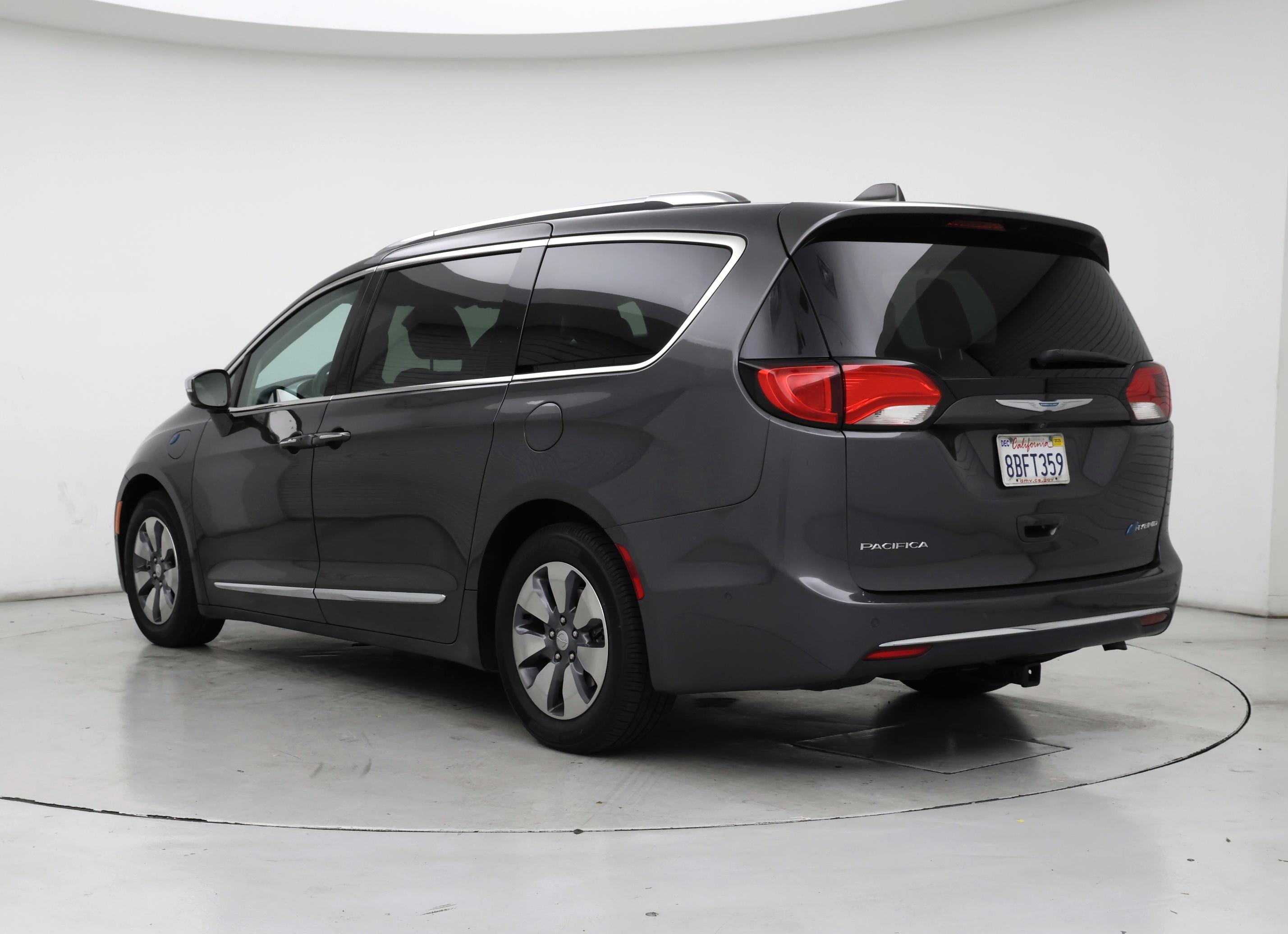 Thumbnail: 2018 Chrysler Pacifica - 2