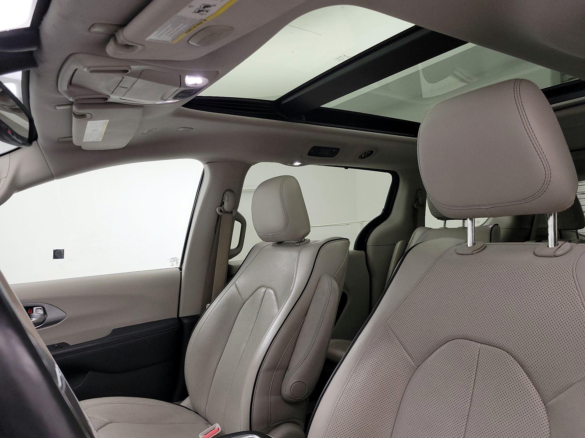Thumbnail: 2018 Chrysler Pacifica - 19