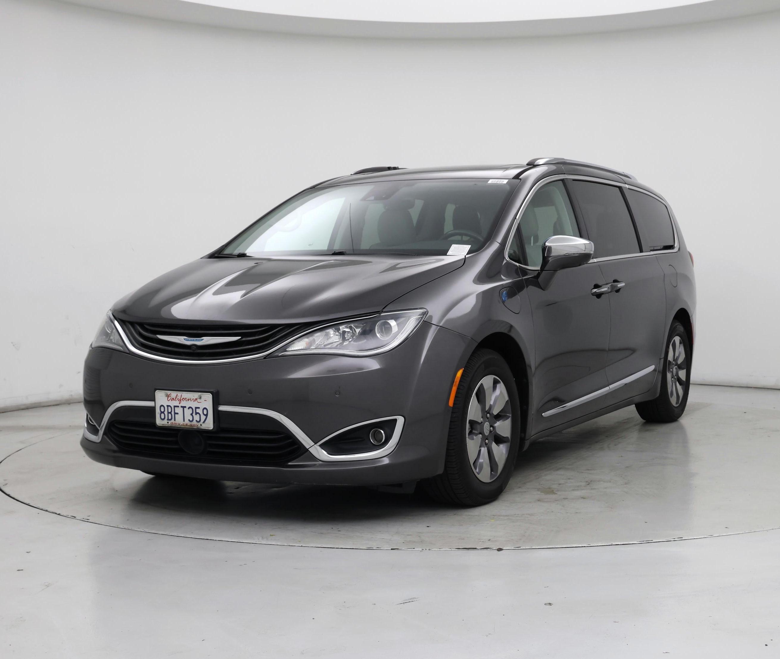 Thumbnail: 2018 Chrysler Pacifica - 4