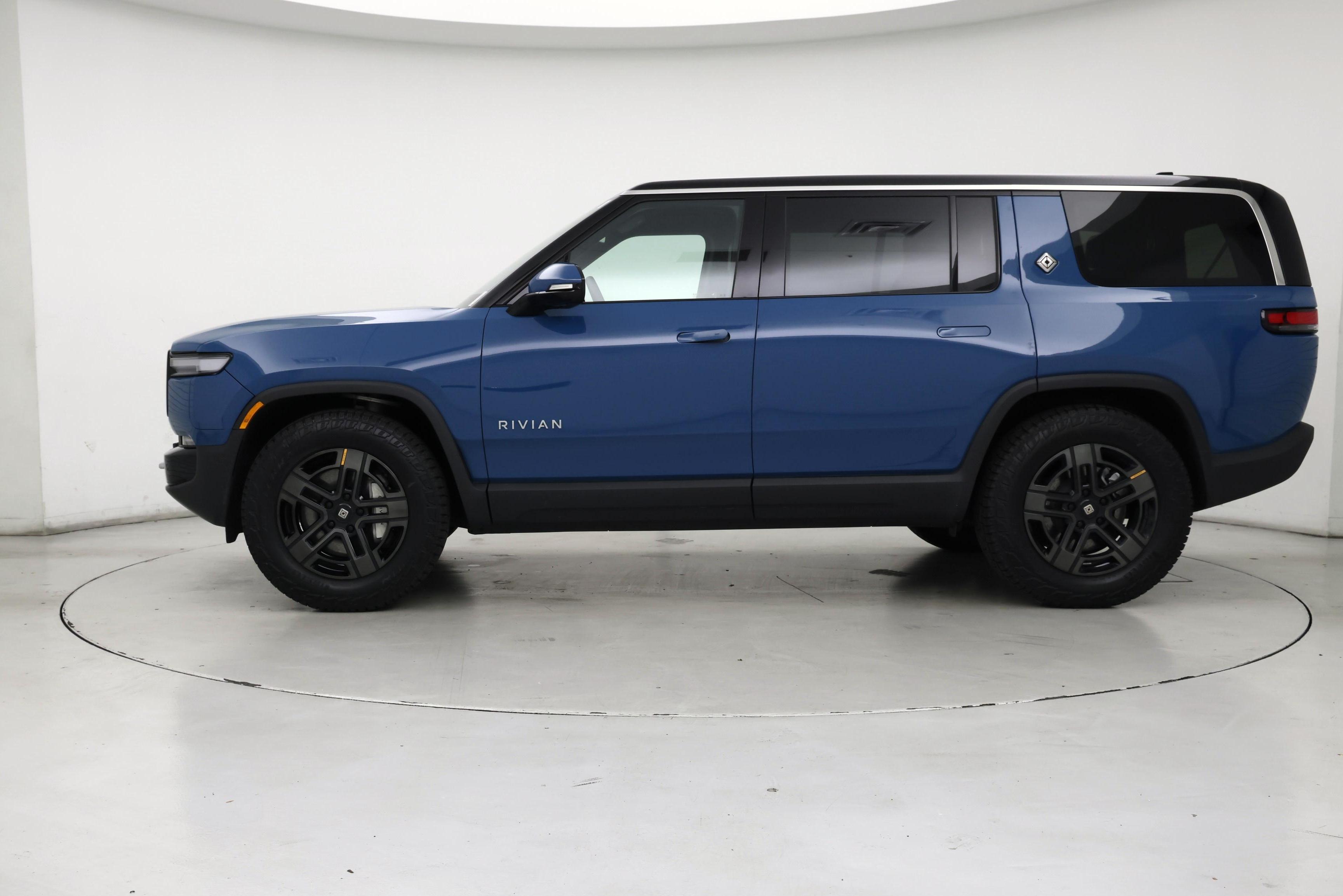 Thumbnail: 2025 Rivian R1S - 3