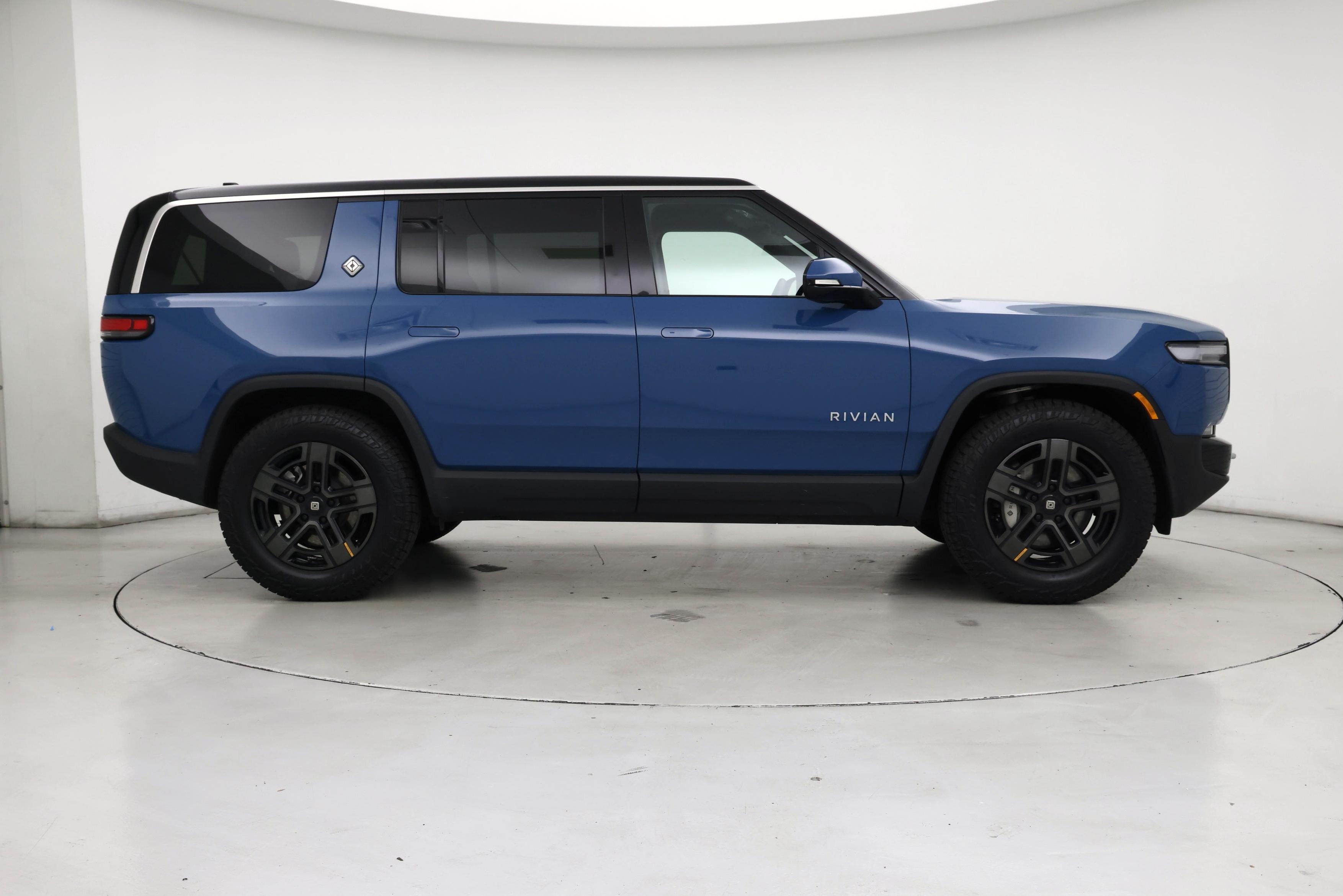 Thumbnail: 2025 Rivian R1S - 7