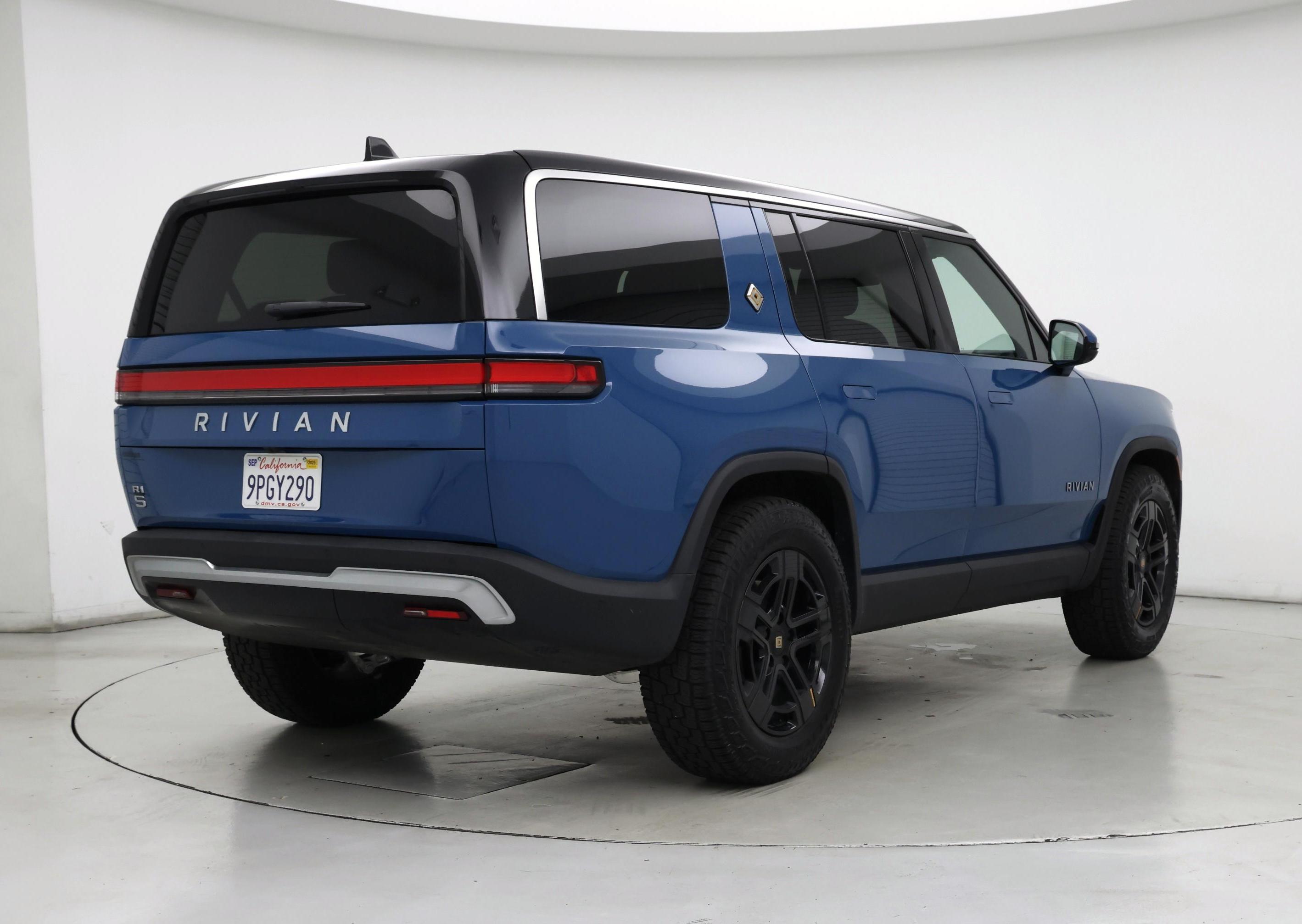 Thumbnail: 2025 Rivian R1S - 8