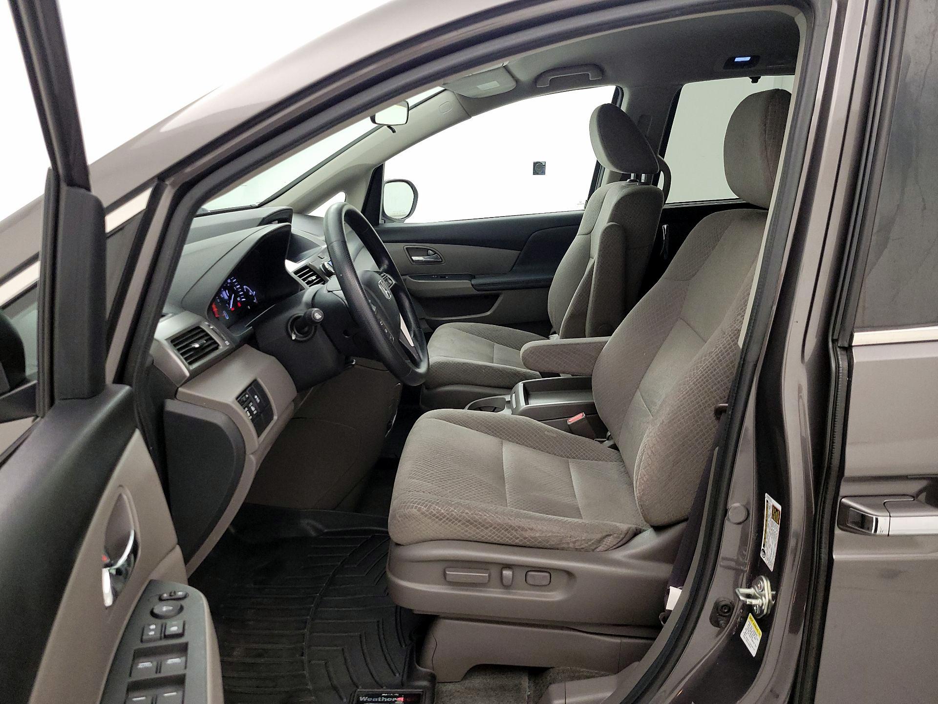 Thumbnail: 2016 Honda Odyssey - 11