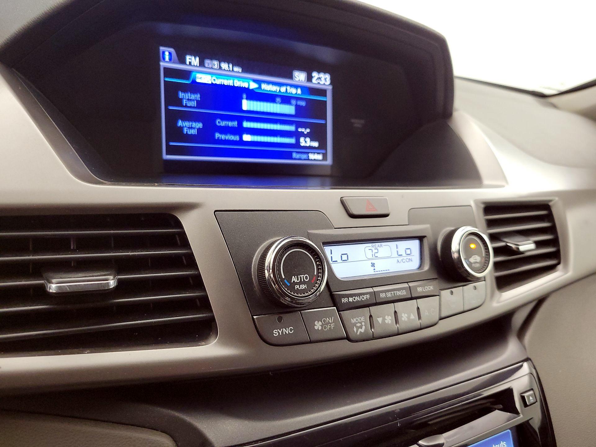 Thumbnail: 2016 Honda Odyssey - 16