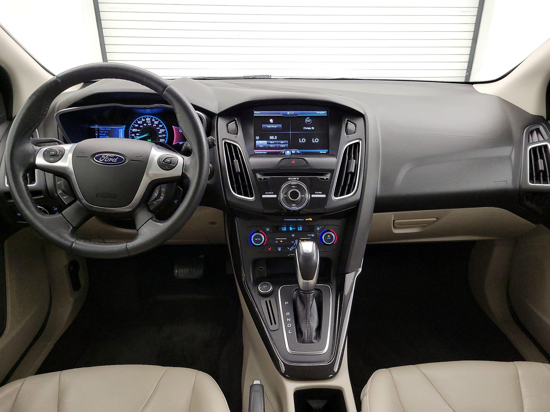 Thumbnail: 2015 Ford Focus - 9